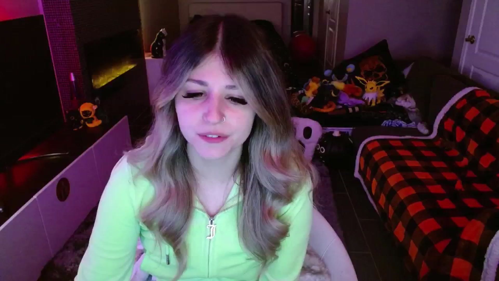 Gallery image thumbnail from Serafina's myfreecams stream on, 11/16/2024, 04:47 image 6 of 20