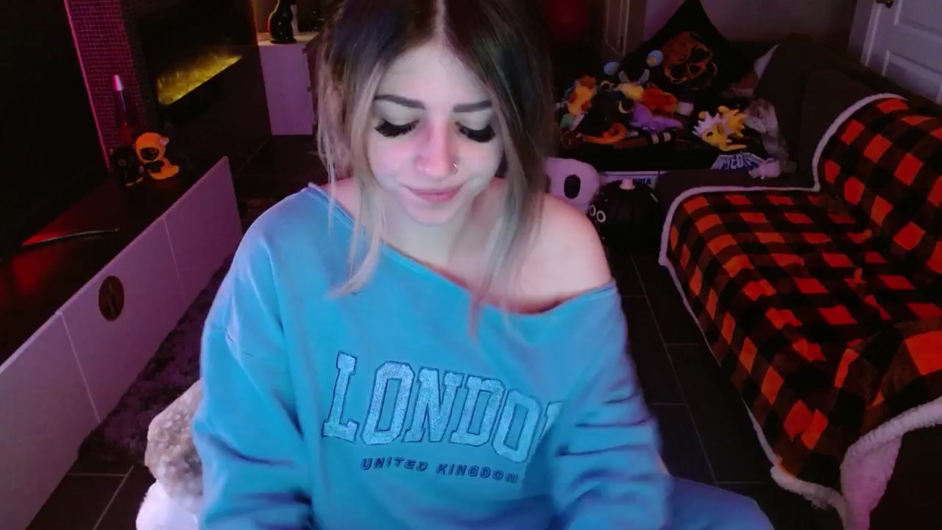 Gallery image thumbnail from Serafina's myfreecams stream on, 11/17/2024, 05:25 image 2 of 20
