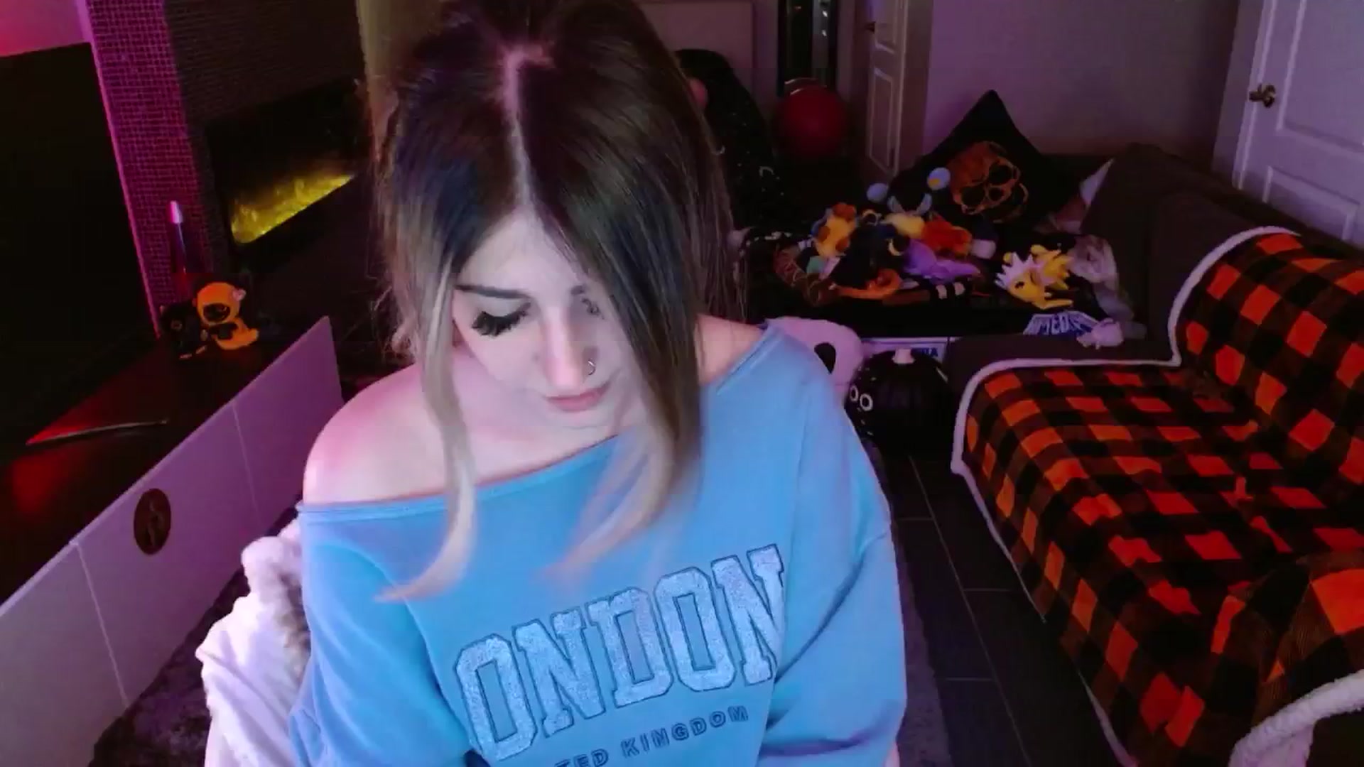 Gallery image thumbnail from Serafina's myfreecams stream on, 11/17/2024, 05:25 image 6 of 20