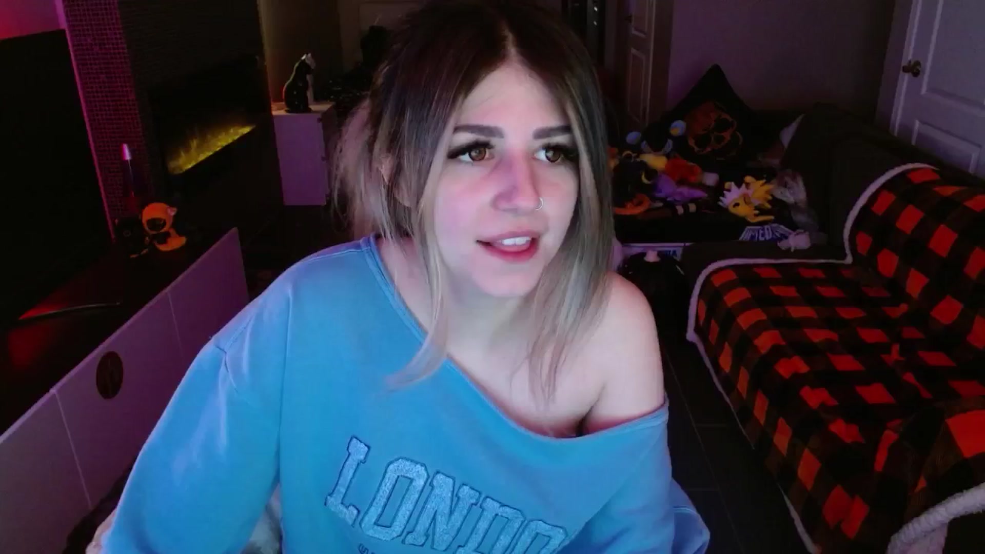 Gallery image thumbnail from Serafina's myfreecams stream on, 11/17/2024, 05:25 image 8 of 20