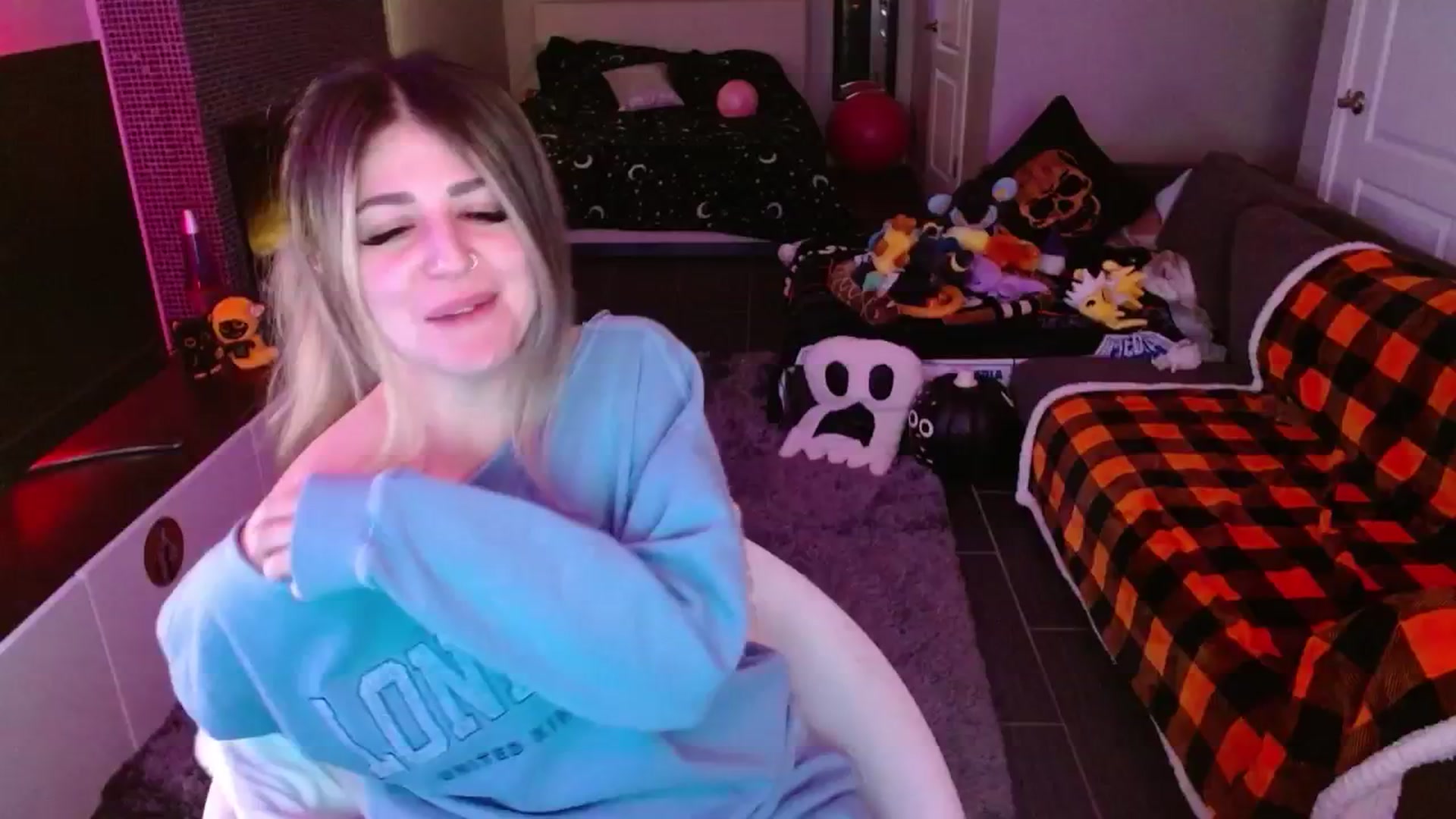 Gallery image thumbnail from Serafina's myfreecams stream on, 11/17/2024, 05:25 image 10 of 20