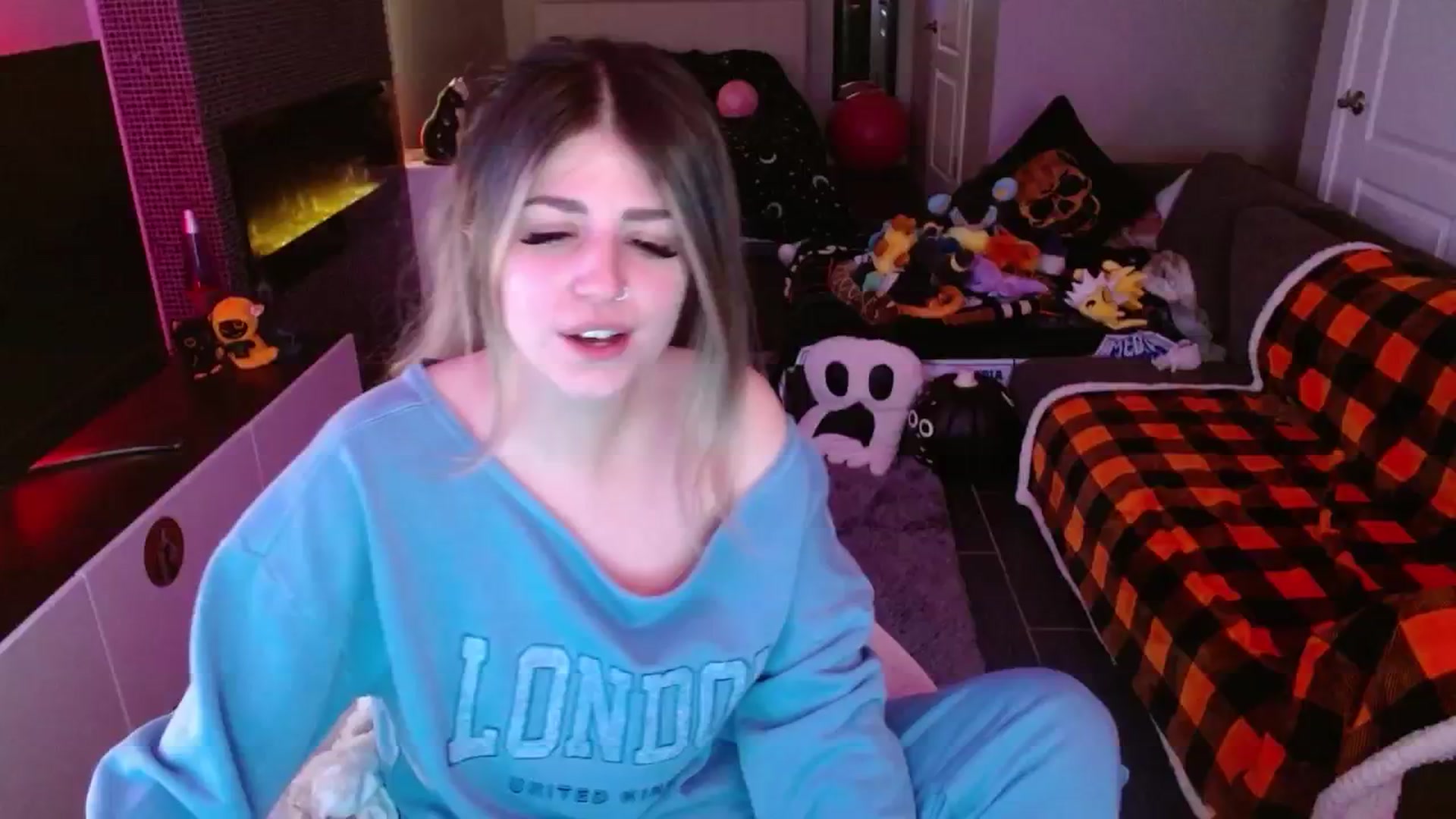 Gallery image thumbnail from Serafina's myfreecams stream on, 11/17/2024, 05:25 image 15 of 20