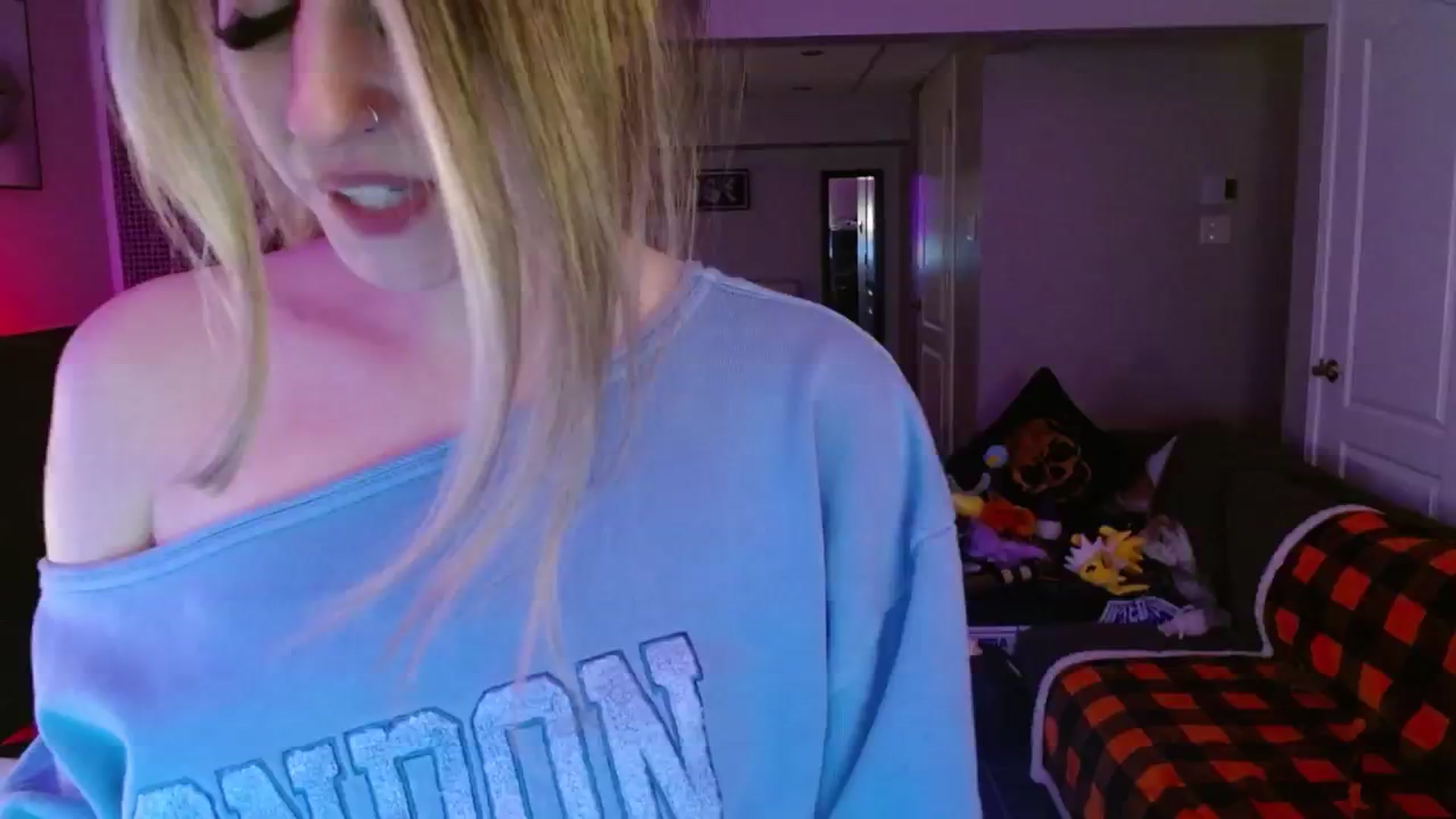 Gallery image thumbnail from Serafina's myfreecams stream on, 11/17/2024, 05:25 image 16 of 20