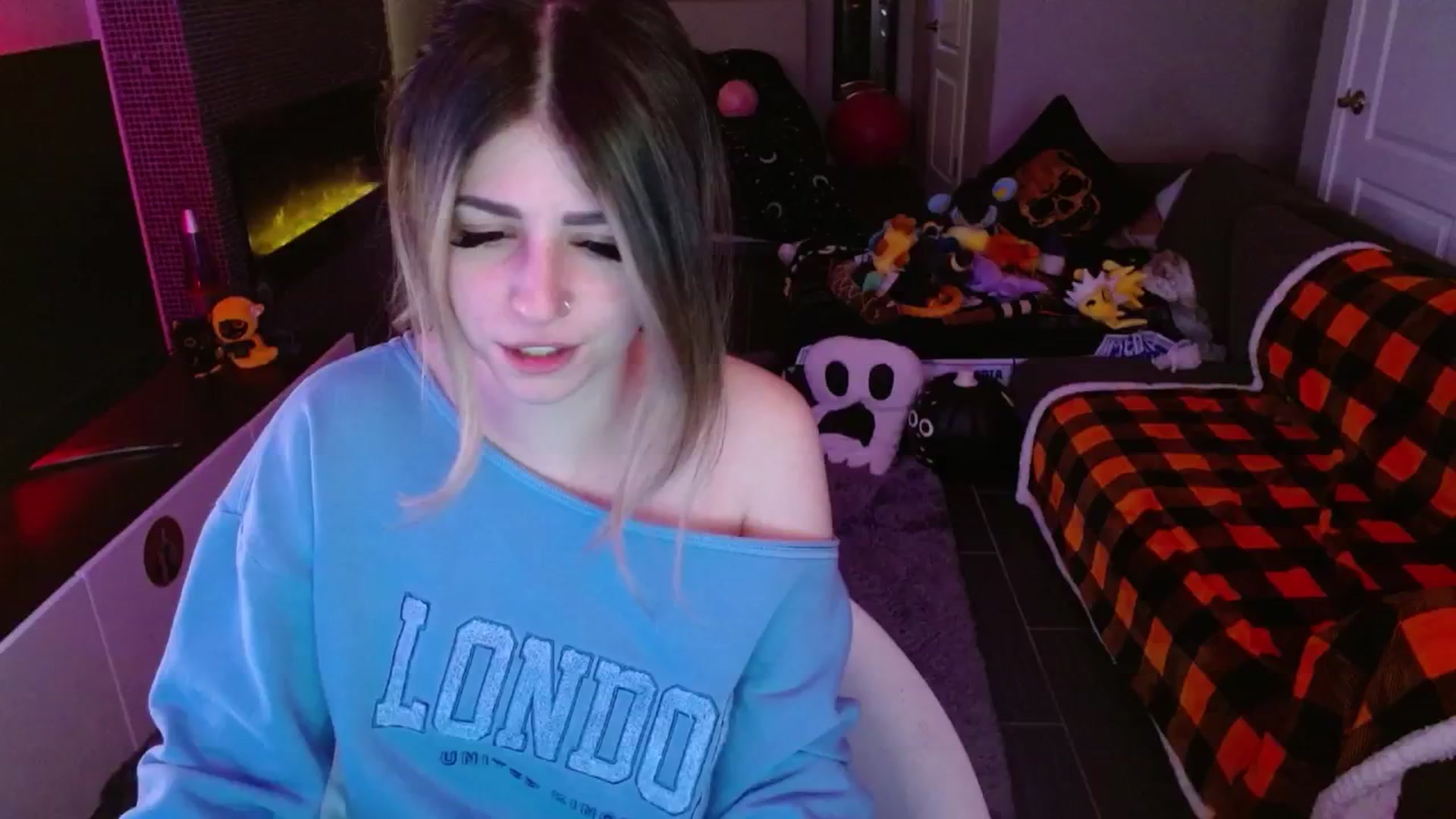 Gallery image thumbnail from Serafina's myfreecams stream on, 11/17/2024, 05:25 image 12 of 20
