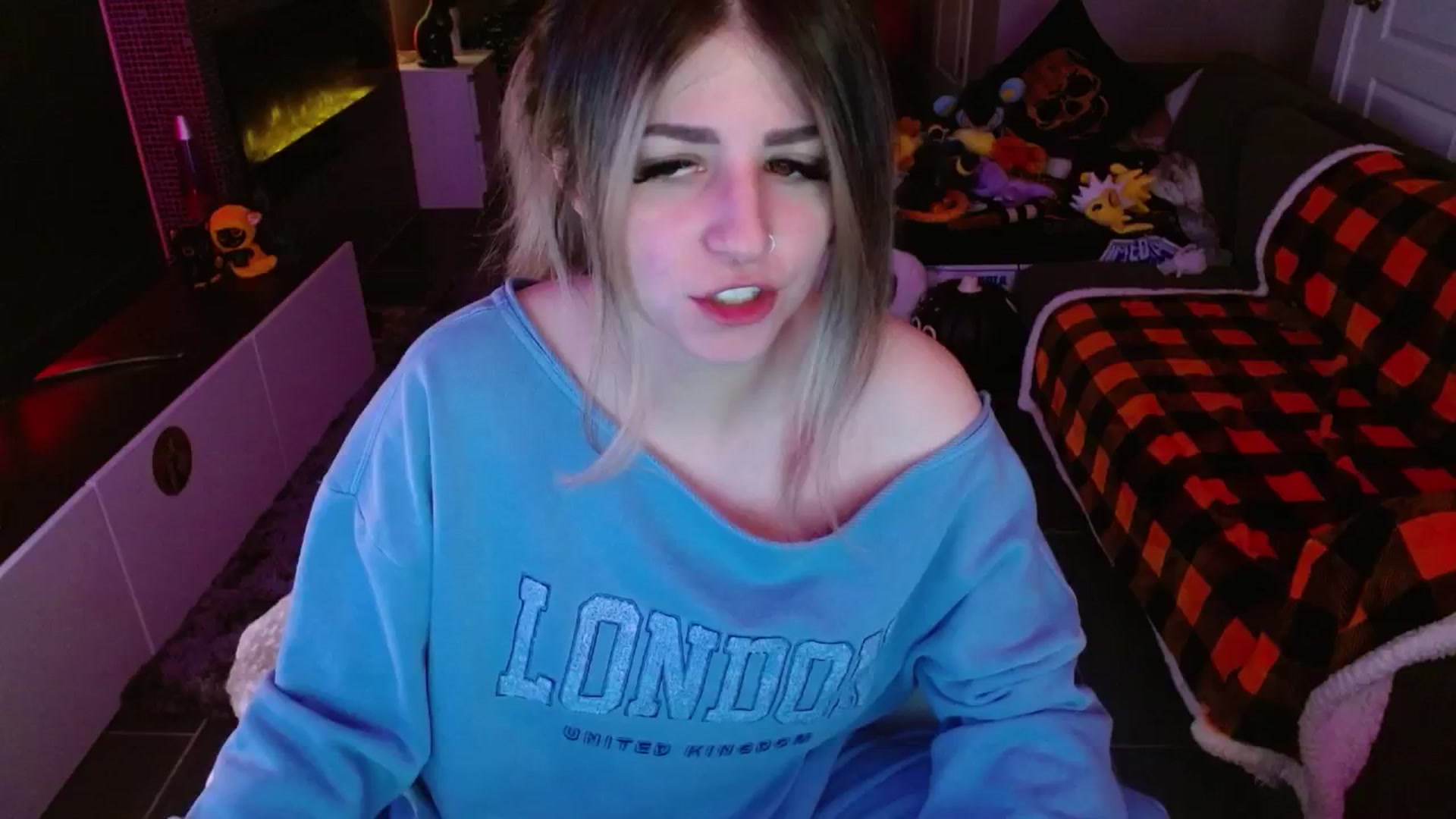 Gallery image thumbnail from Serafina's myfreecams stream on, 11/17/2024, 05:25 image 1 of 20