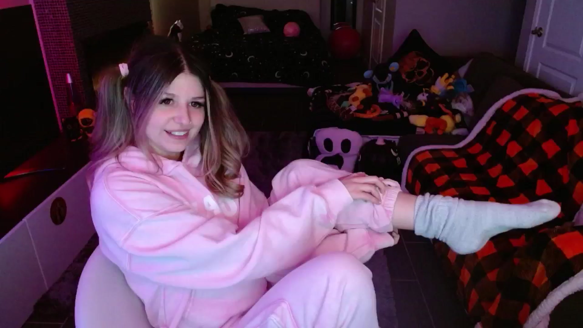 Gallery image thumbnail from Serafina's myfreecams stream on, 11/23/2024, 05:25 image 18 of 20