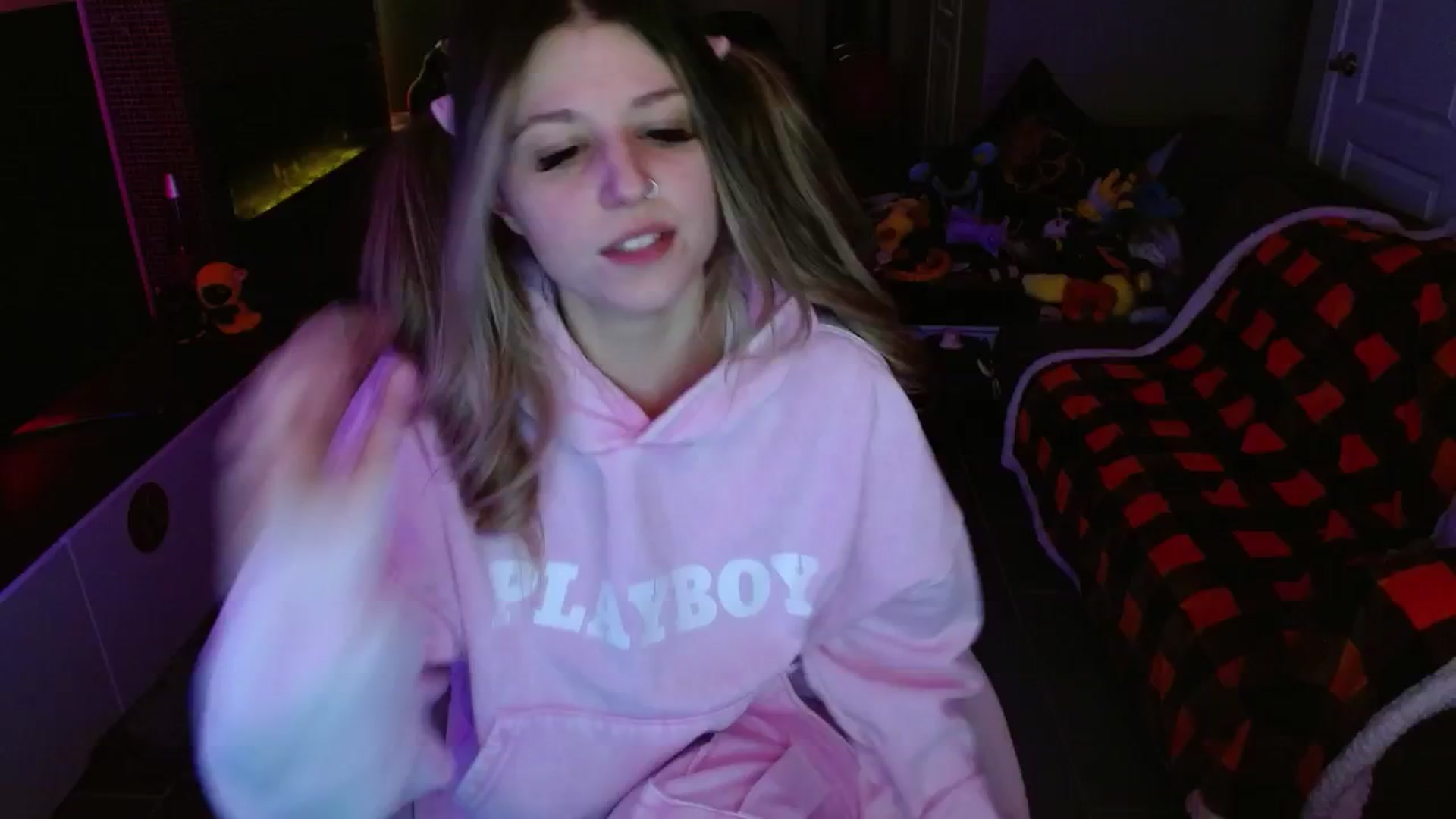 Gallery image thumbnail from Serafina's myfreecams stream on, 11/23/2024, 05:25 image 2 of 20