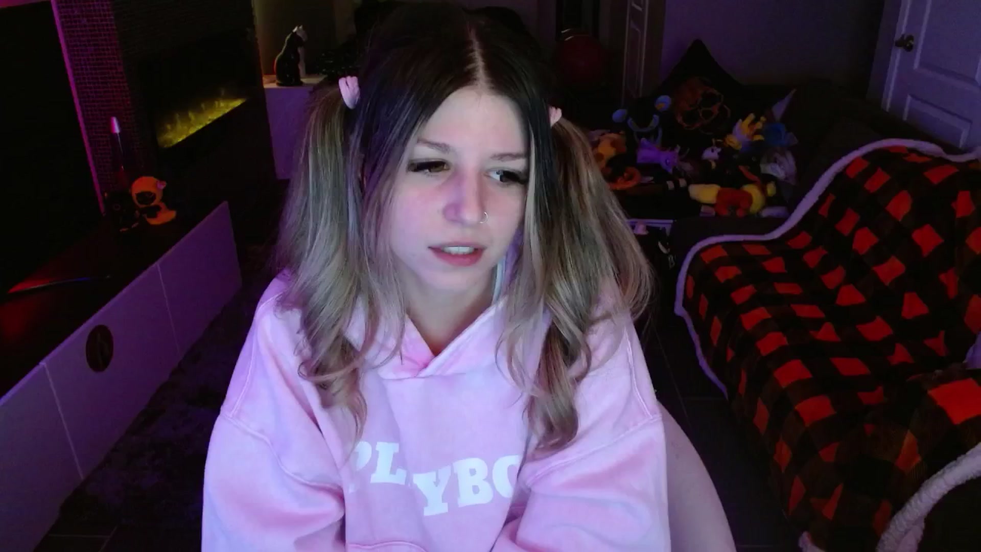Gallery image thumbnail from Serafina's myfreecams stream on, 11/23/2024, 05:25 image 3 of 20