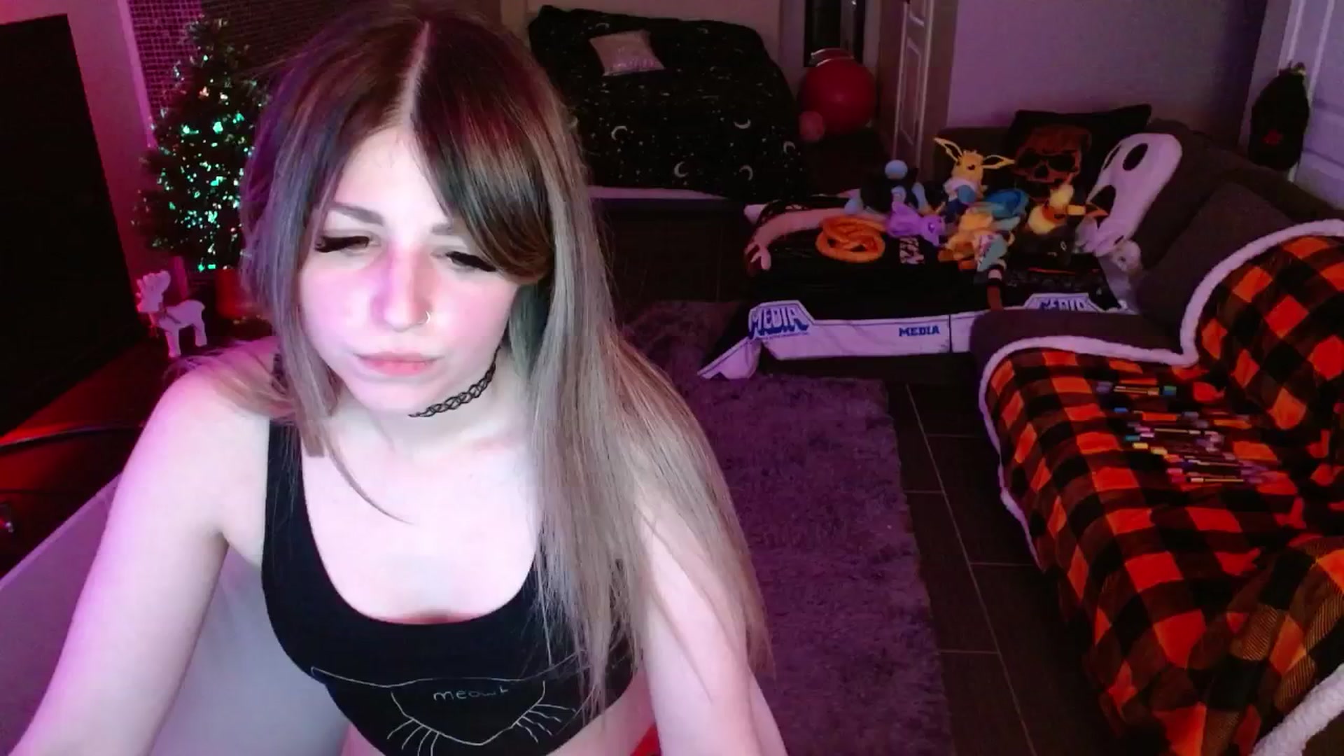 Gallery image thumbnail from Serafina's myfreecams stream on, 12/02/2024, 04:10 image 10 of 20