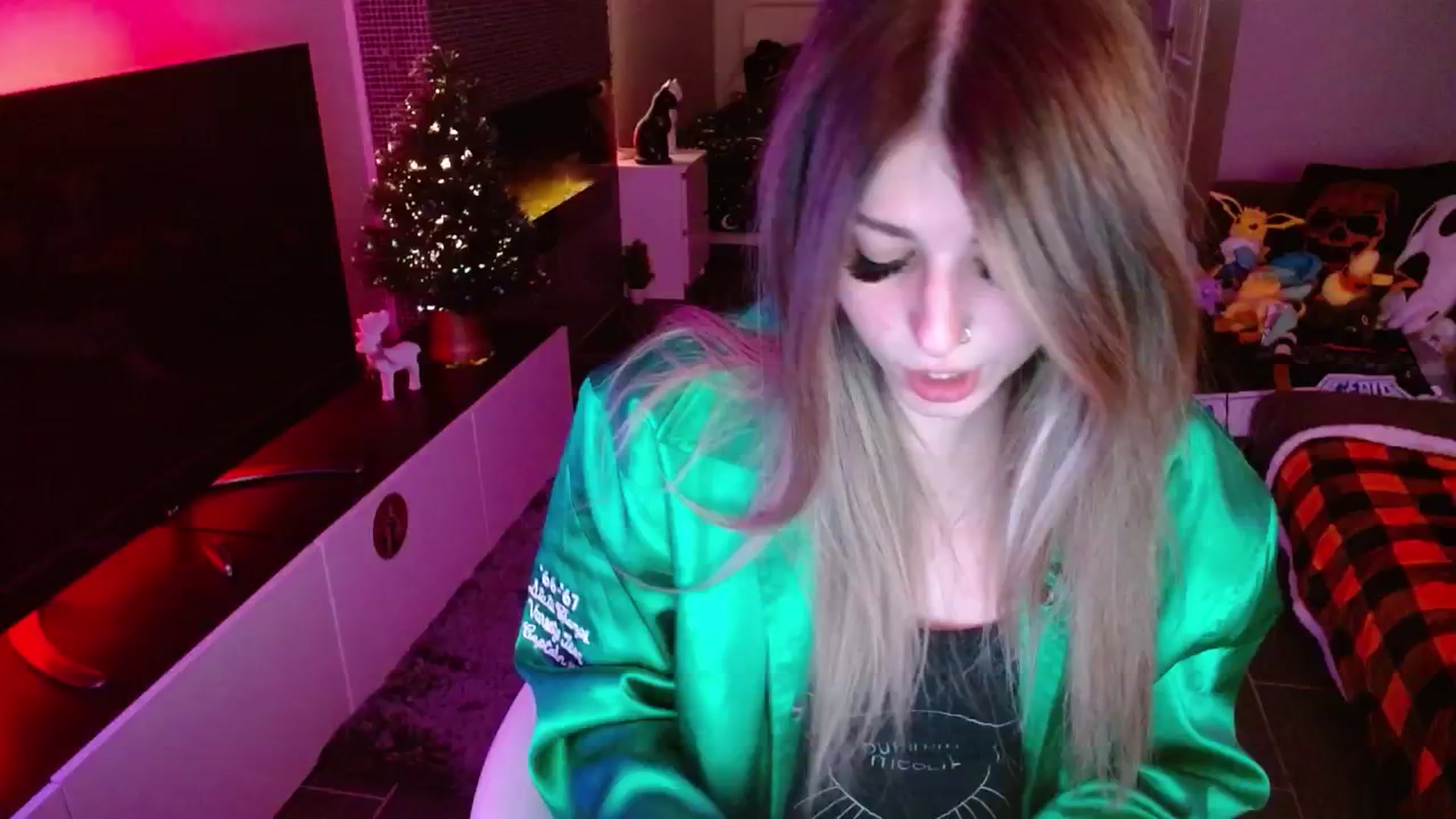 Gallery image thumbnail from Serafina's myfreecams stream on, 12/02/2024, 04:10 image 3 of 20