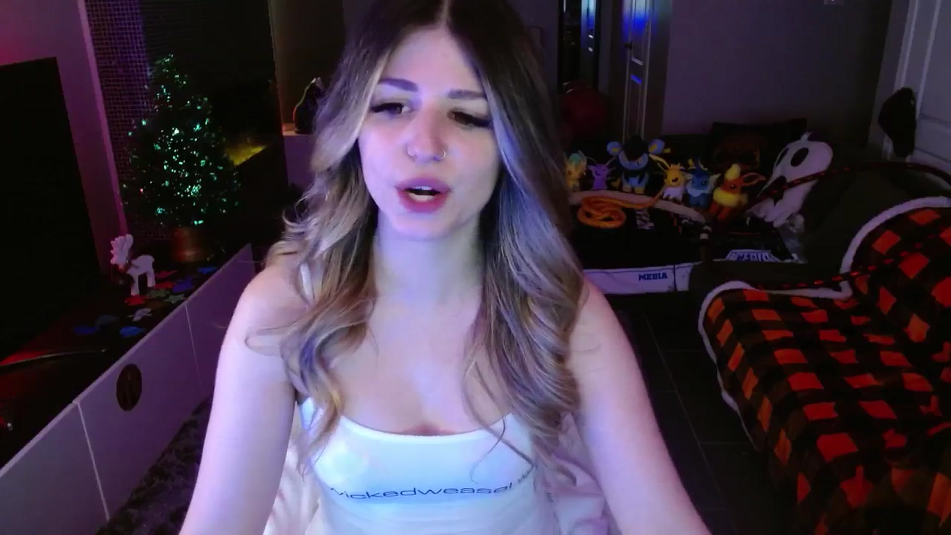 Gallery image thumbnail from Serafina's myfreecams stream on, 12/05/2024, 04:04 image 18 of 20