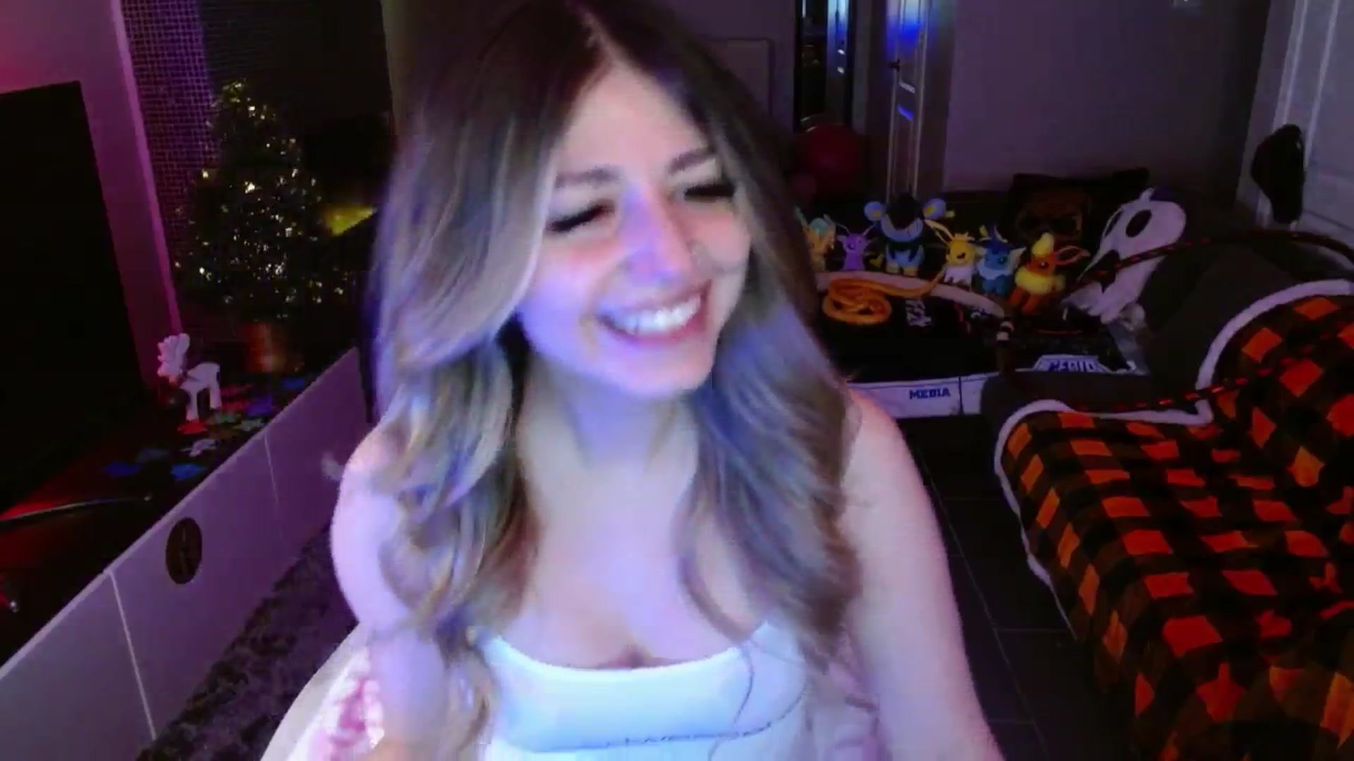 Gallery image thumbnail from Serafina's myfreecams stream on, 12/05/2024, 04:04 image 17 of 20