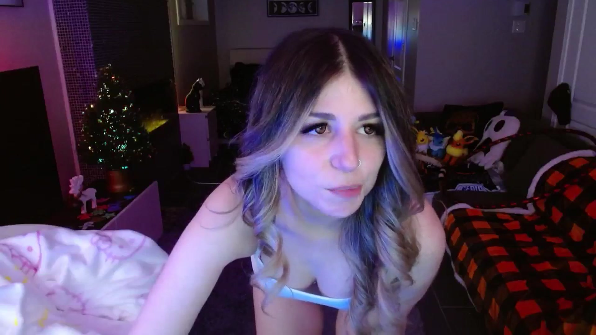 Gallery image thumbnail from Serafina's myfreecams stream on, 12/05/2024, 04:04 image 2 of 20