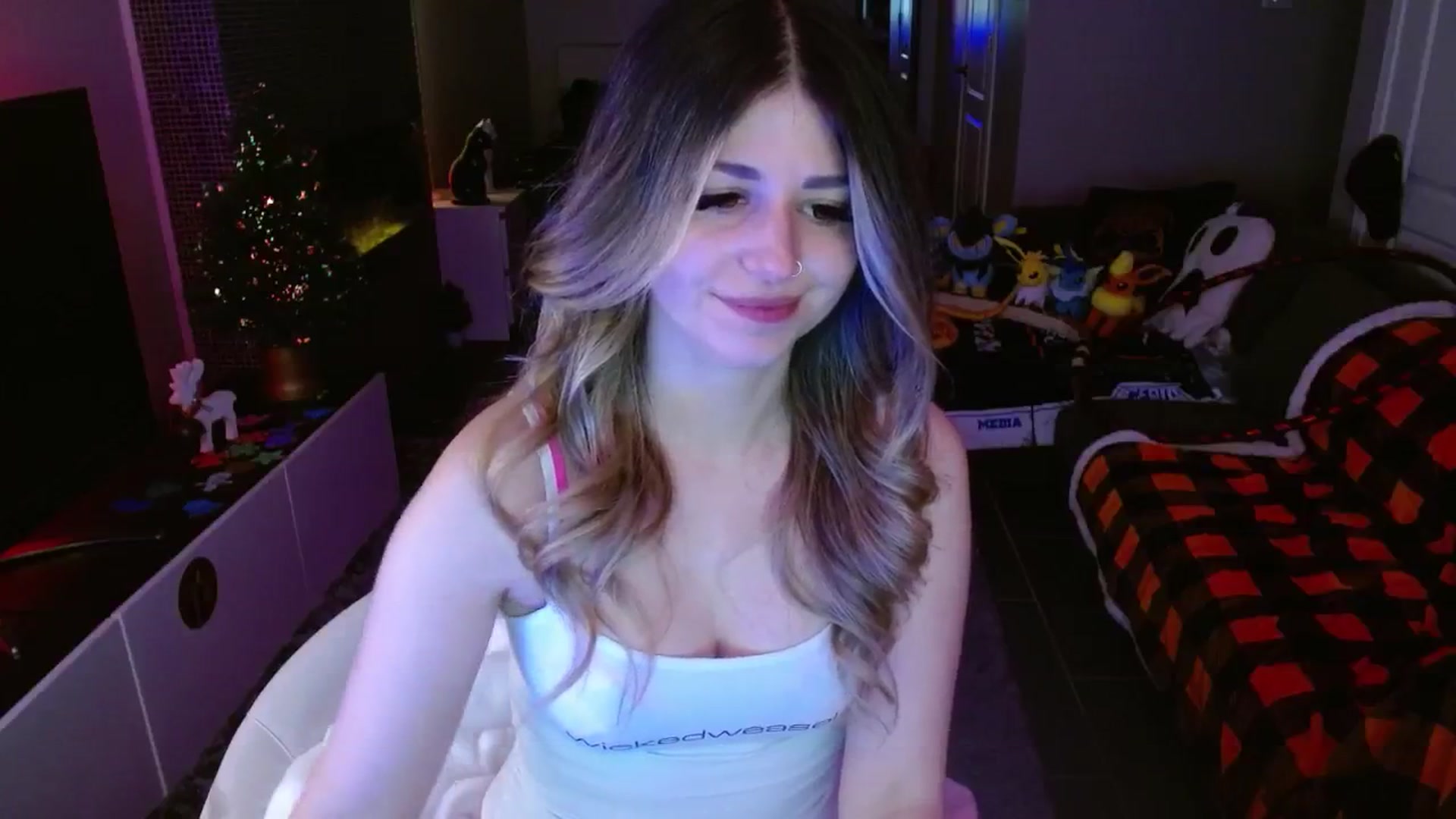 Gallery image thumbnail from Serafina's myfreecams stream on, 12/05/2024, 04:04 image 15 of 20