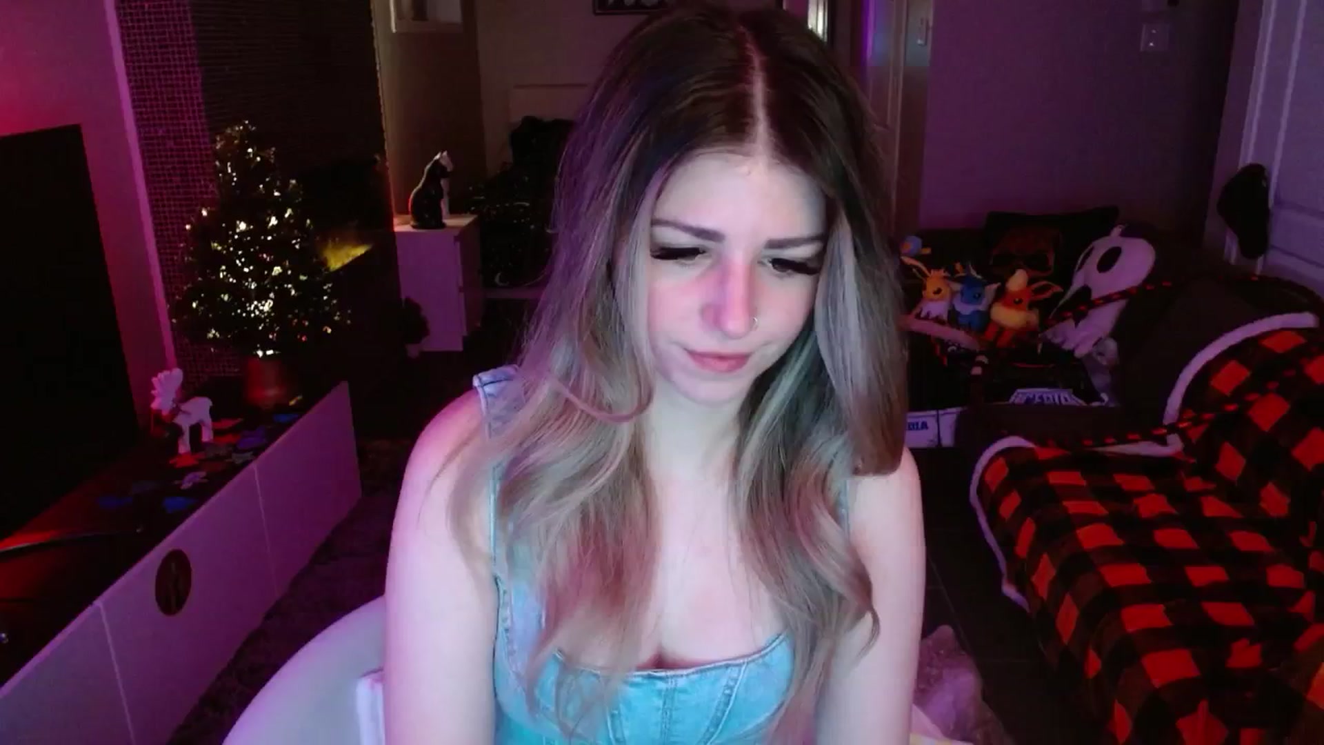 Gallery image thumbnail from Serafina's myfreecams stream on, 12/06/2024, 04:51 image 3 of 20