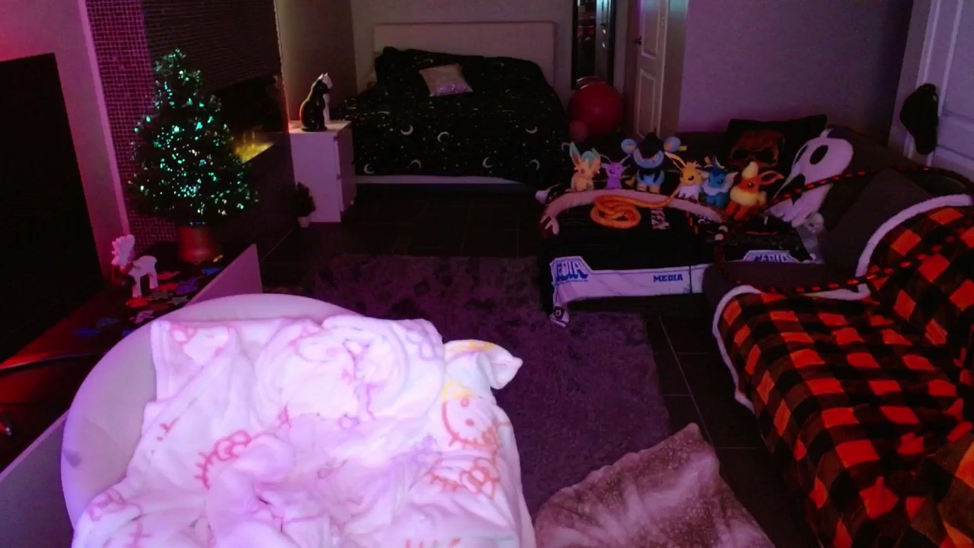 Gallery image thumbnail from Serafina's myfreecams stream on, 12/06/2024, 04:51 image 18 of 20