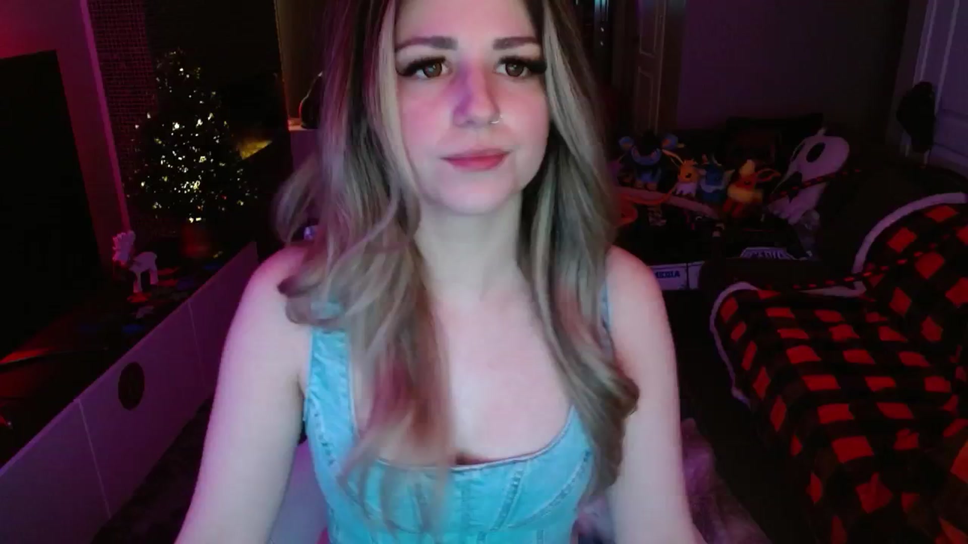 Gallery image thumbnail from Serafina's myfreecams stream on, 12/06/2024, 04:51 image 15 of 20