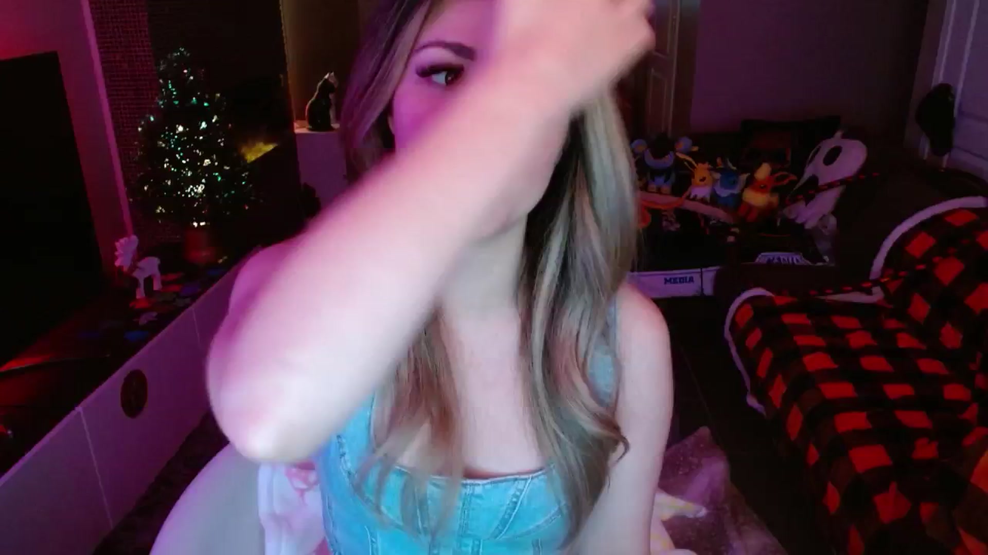 Gallery image thumbnail from Serafina's myfreecams stream on, 12/06/2024, 04:51 image 12 of 20