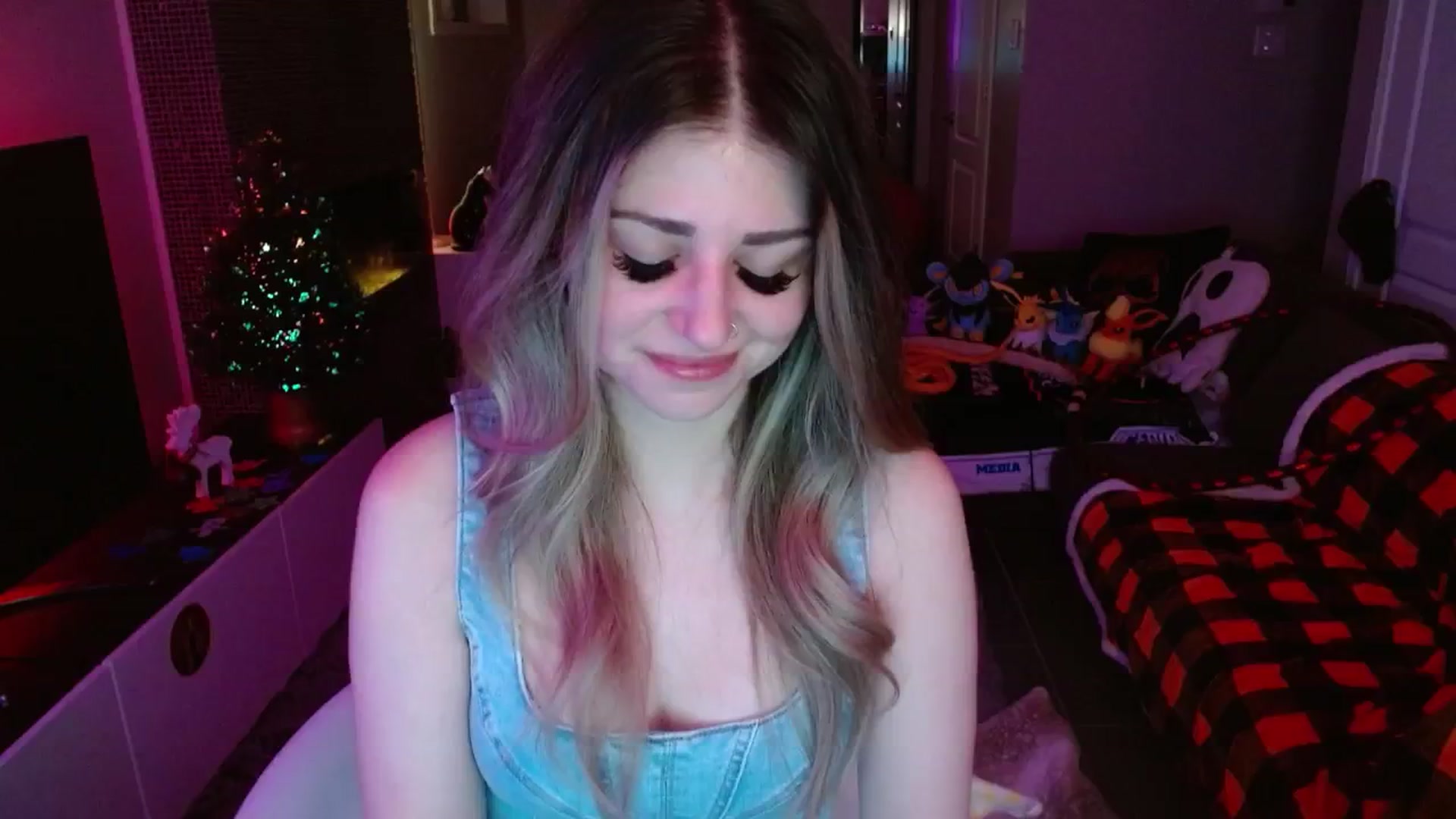 Gallery image thumbnail from Serafina's myfreecams stream on, 12/06/2024, 04:51 image 9 of 20