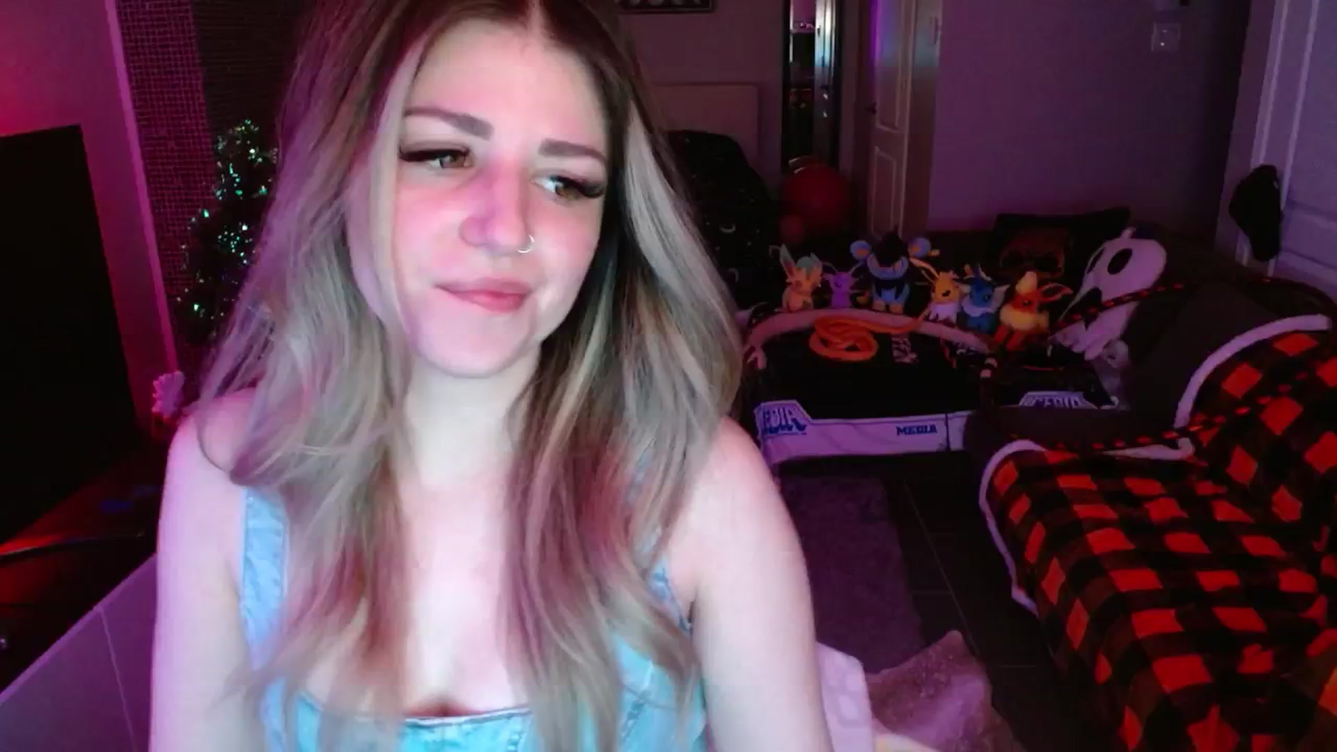 Gallery image thumbnail from Serafina's myfreecams stream on, 12/06/2024, 04:51 image 10 of 20
