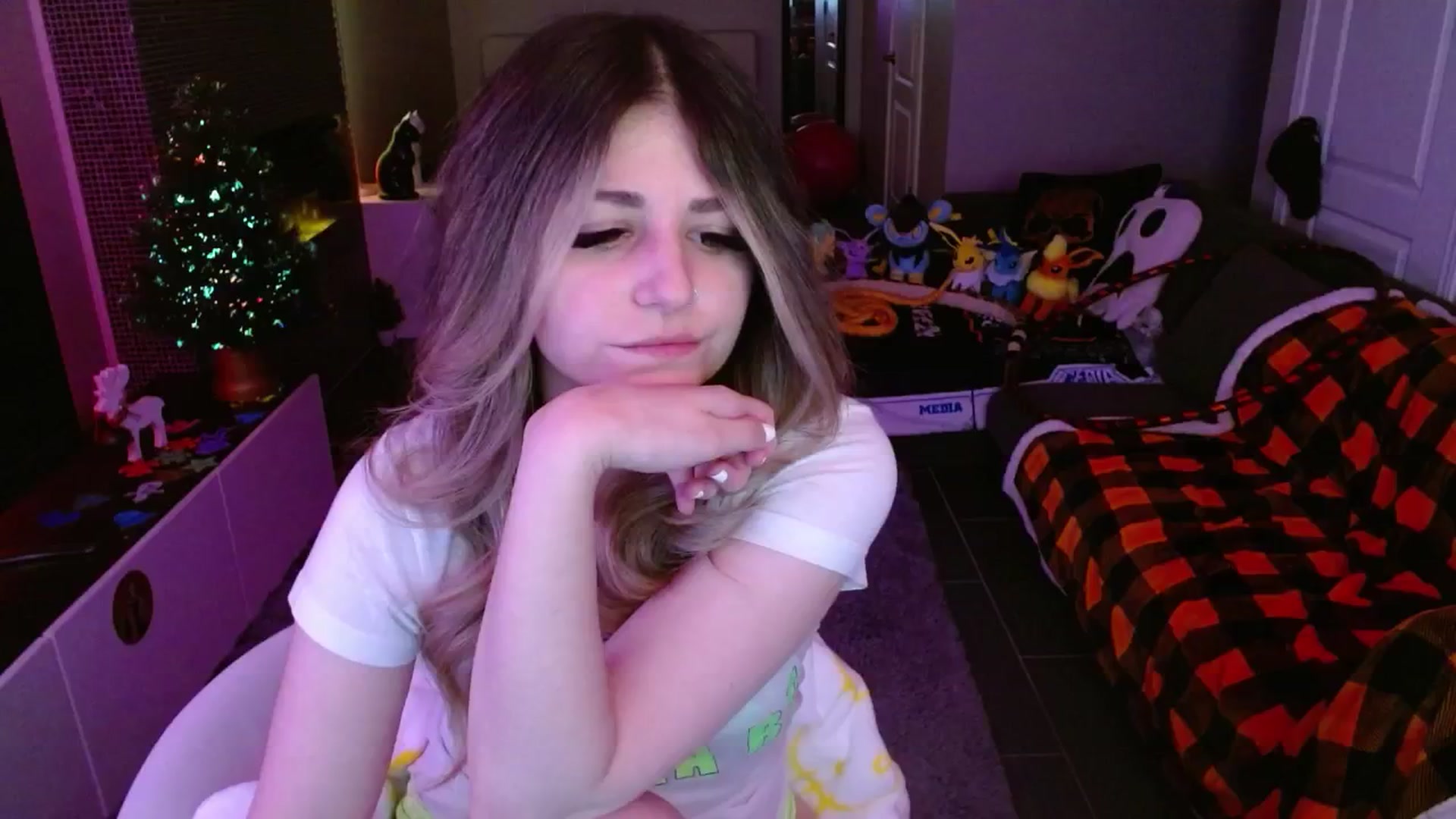Gallery image thumbnail from Serafina's myfreecams stream on, 12/07/2024, 04:35 image 3 of 20