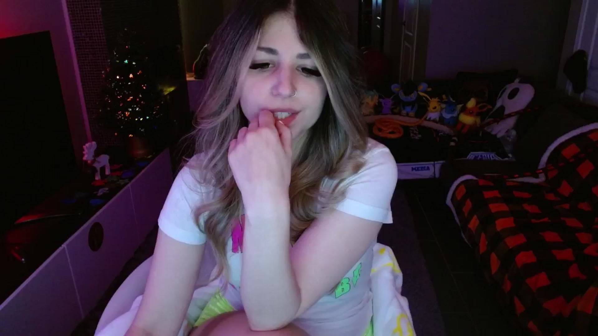 Gallery image thumbnail from Serafina's myfreecams stream on, 12/07/2024, 04:35 image 6 of 20