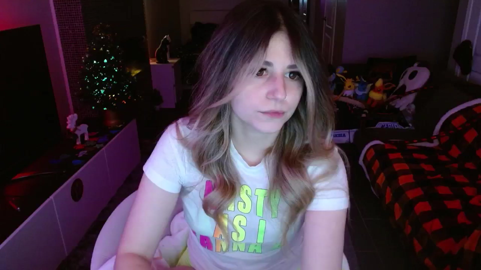 Gallery image thumbnail from Serafina's myfreecams stream on, 12/07/2024, 04:35 image 15 of 20