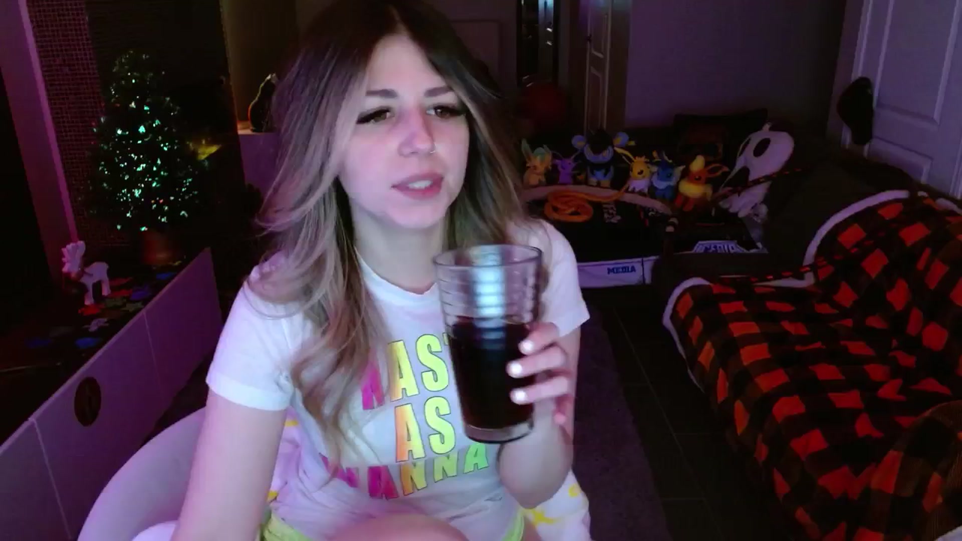 Gallery image thumbnail from Serafina's myfreecams stream on, 12/07/2024, 04:35 image 2 of 20