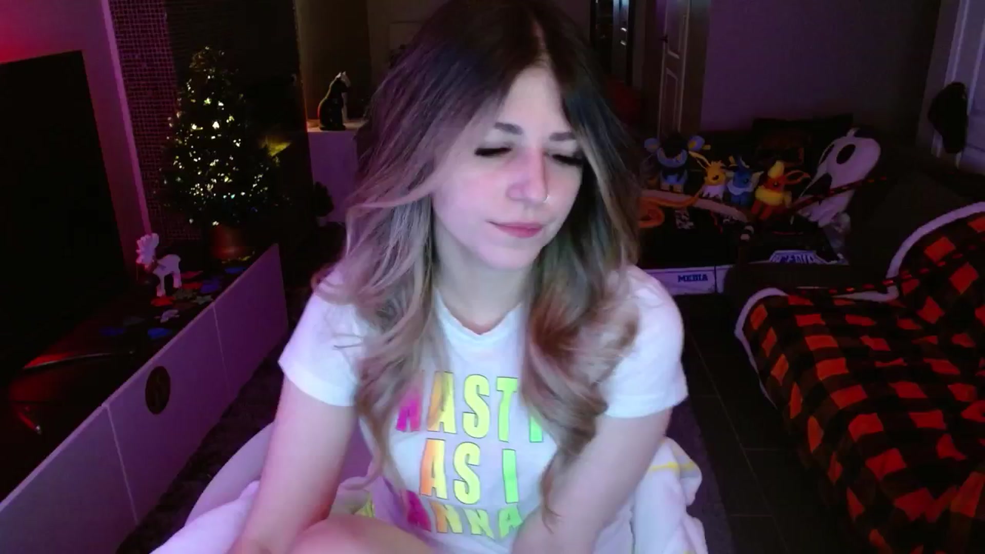 Gallery image thumbnail from Serafina's myfreecams stream on, 12/07/2024, 04:35 image 9 of 20