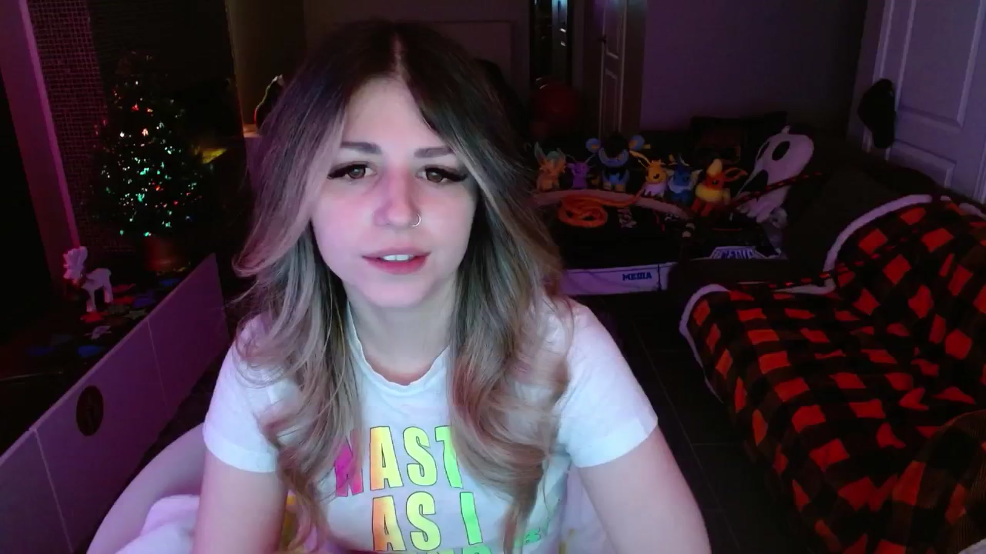 Gallery image thumbnail from Serafina's myfreecams stream on, 12/07/2024, 04:35 image 4 of 20
