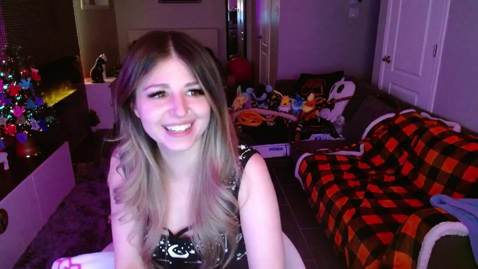 Gallery image thumbnail from Serafina's myfreecams stream on, 12/09/2024, 06:03 image 20 of 20