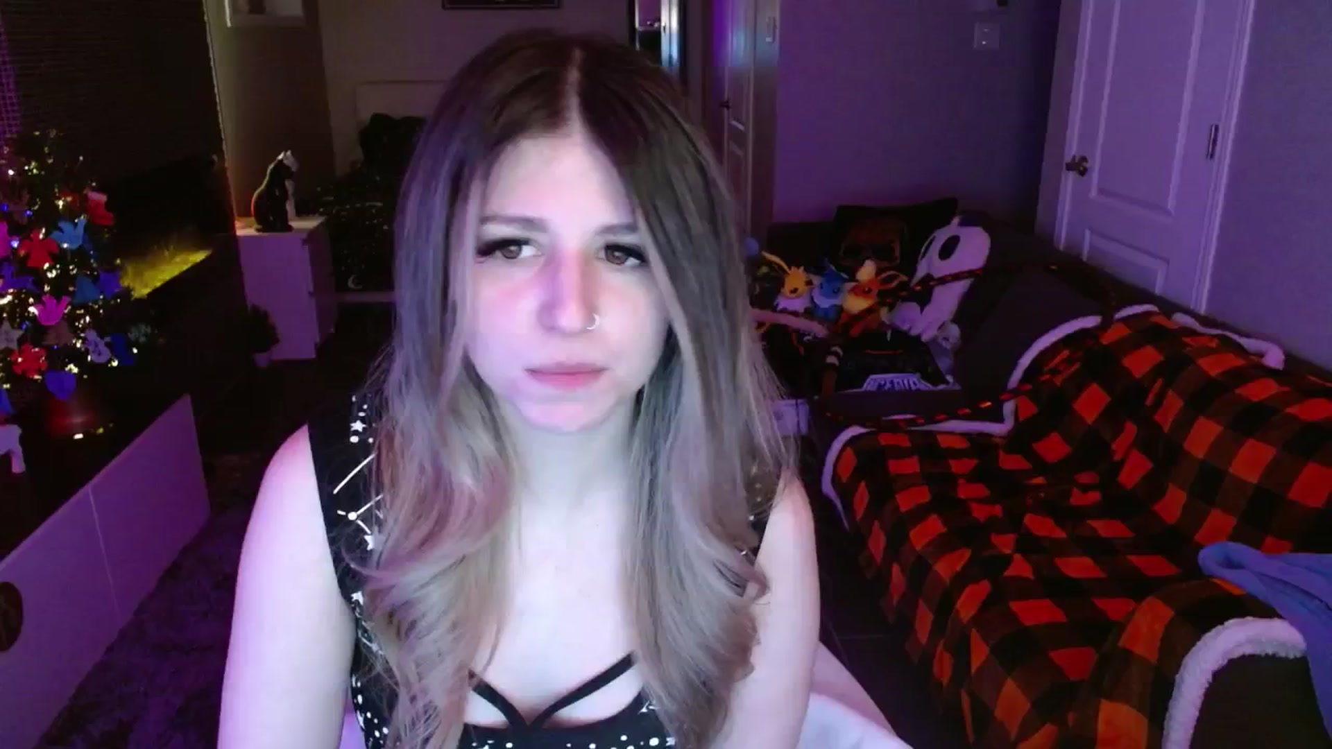 Gallery image thumbnail from Serafina's myfreecams stream on, 12/09/2024, 06:03 image 4 of 20