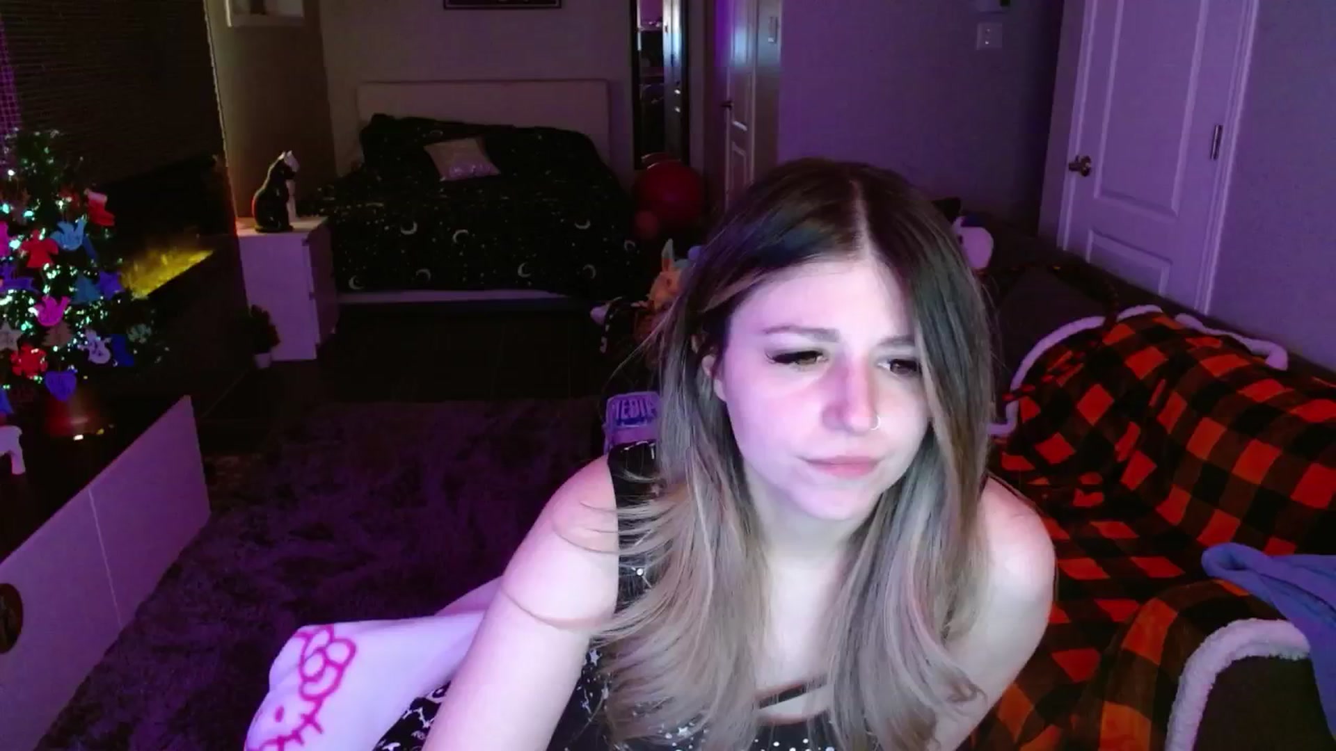 Gallery image thumbnail from Serafina's myfreecams stream on, 12/09/2024, 06:03 image 12 of 20