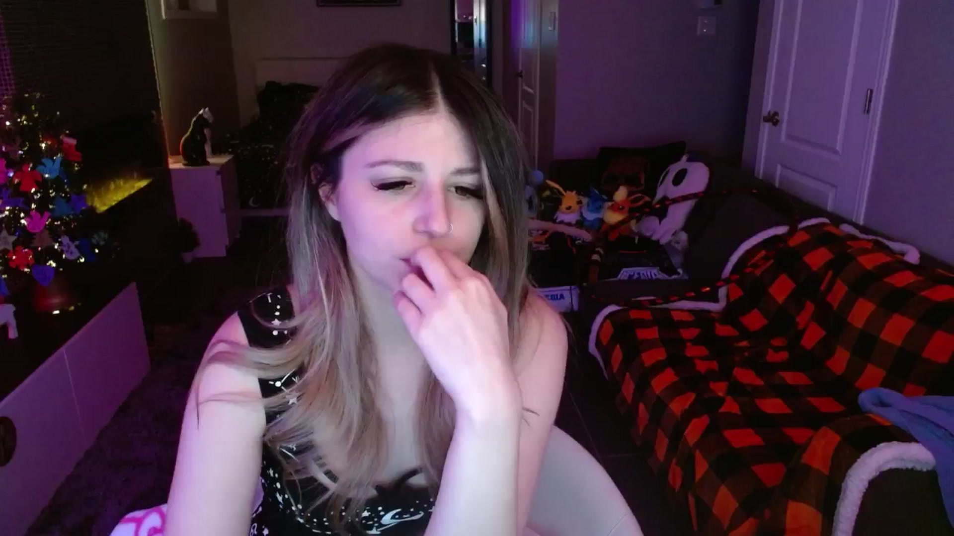 Gallery image thumbnail from Serafina's myfreecams stream on, 12/09/2024, 06:03 image 10 of 20