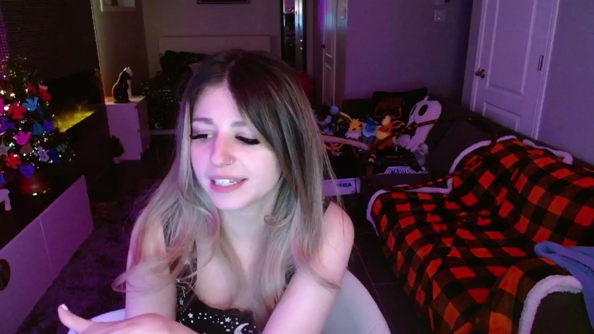 Gallery image thumbnail from Serafina's myfreecams stream on, 12/09/2024, 06:03 image 19 of 20