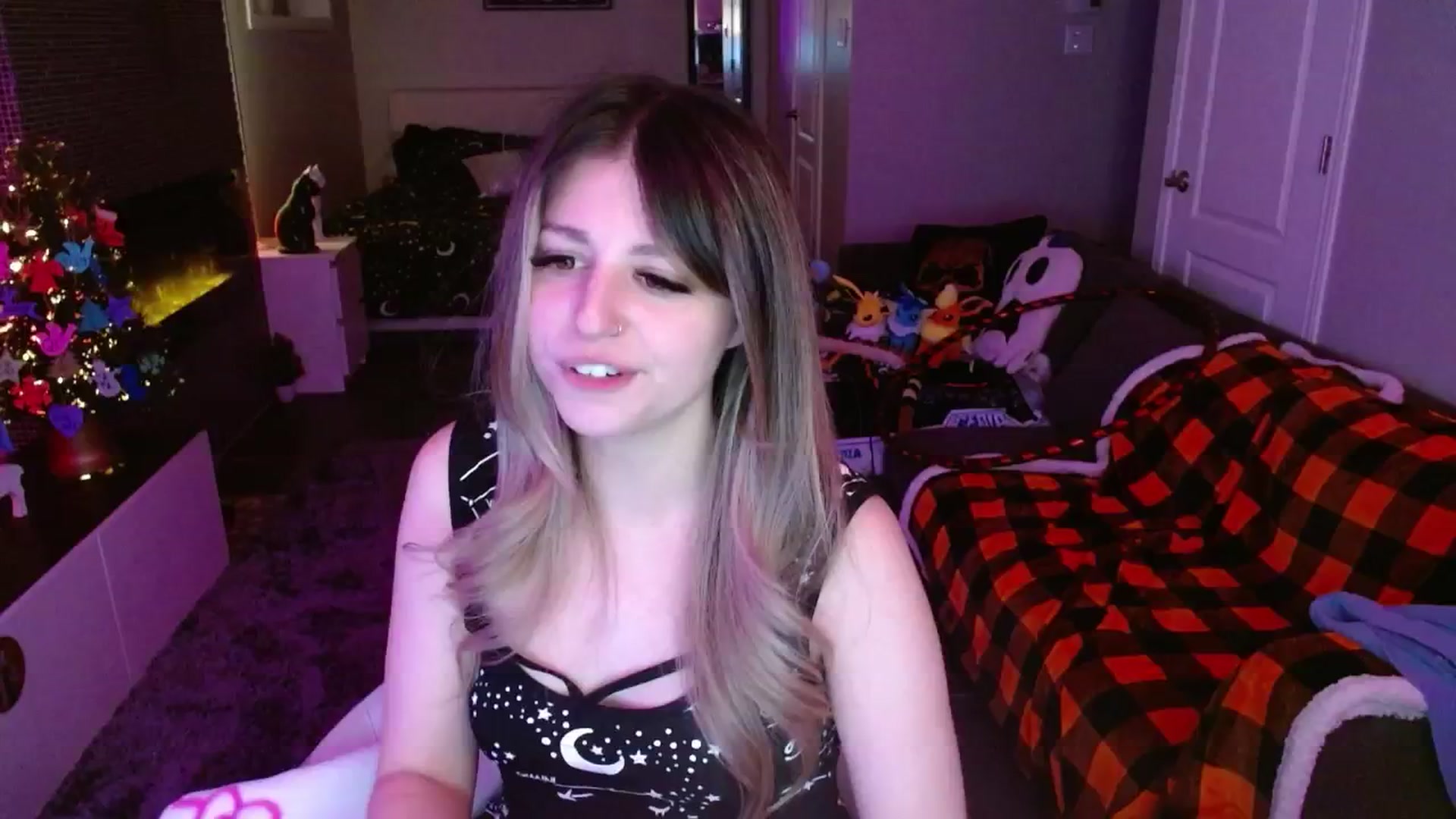 Gallery image thumbnail from Serafina's myfreecams stream on, 12/09/2024, 06:03 image 15 of 20
