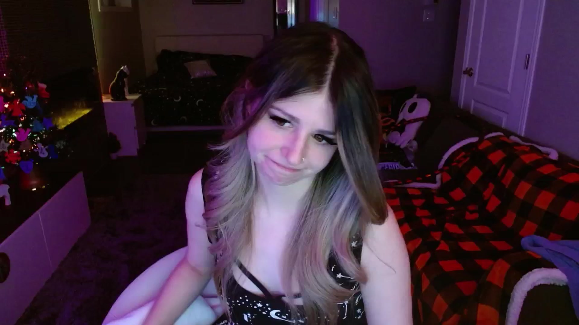Gallery image thumbnail from Serafina's myfreecams stream on, 12/09/2024, 06:03 image 1 of 20