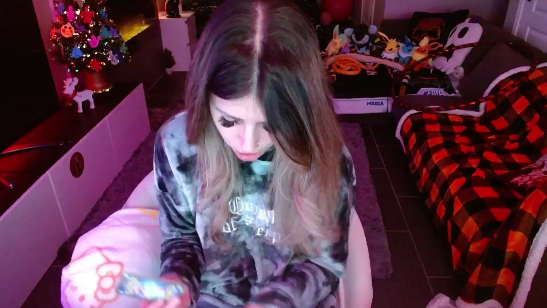 Gallery image thumbnail from Serafina's myfreecams stream on, 12/11/2024, 05:00 image 3 of 20