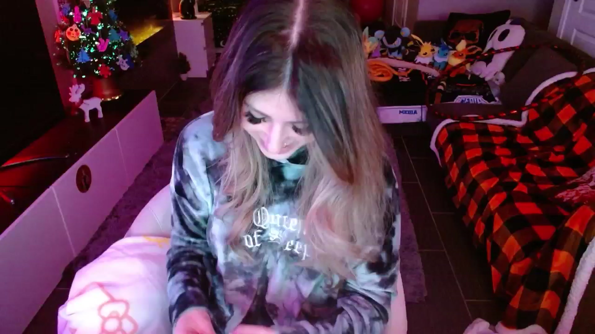 Gallery image thumbnail from Serafina's myfreecams stream on, 12/11/2024, 05:00 image 4 of 20