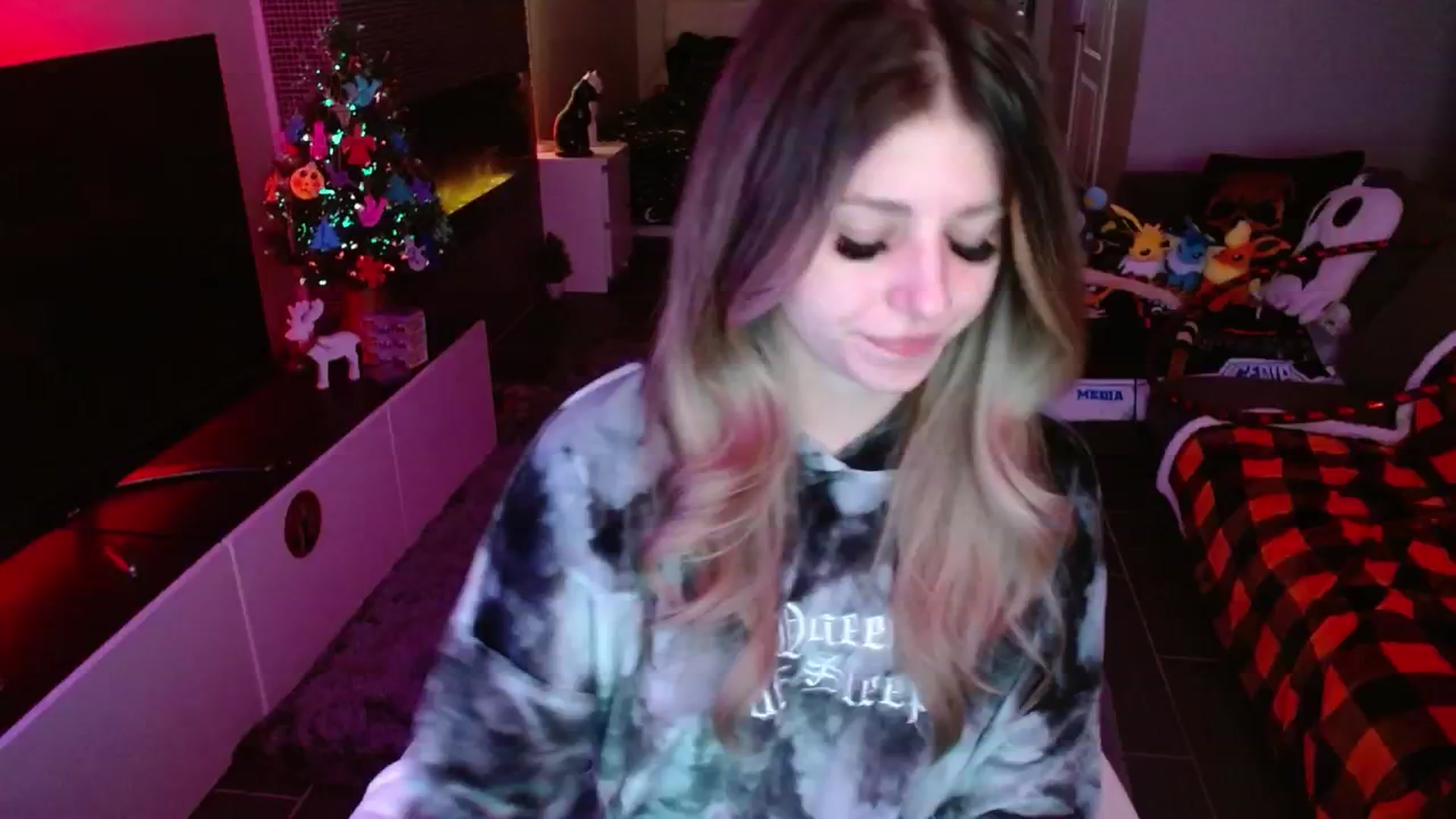 Gallery image thumbnail from Serafina's myfreecams stream on, 12/11/2024, 05:00 image 14 of 20