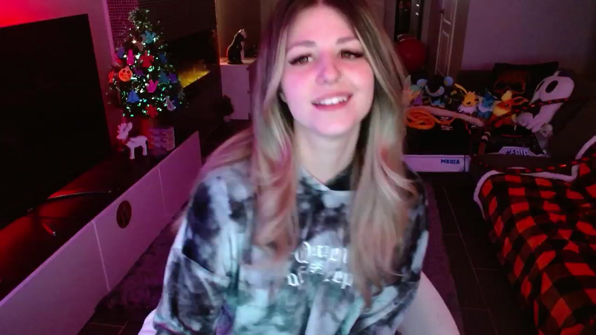 Gallery image thumbnail from Serafina's myfreecams stream on, 12/11/2024, 05:00 image 15 of 20