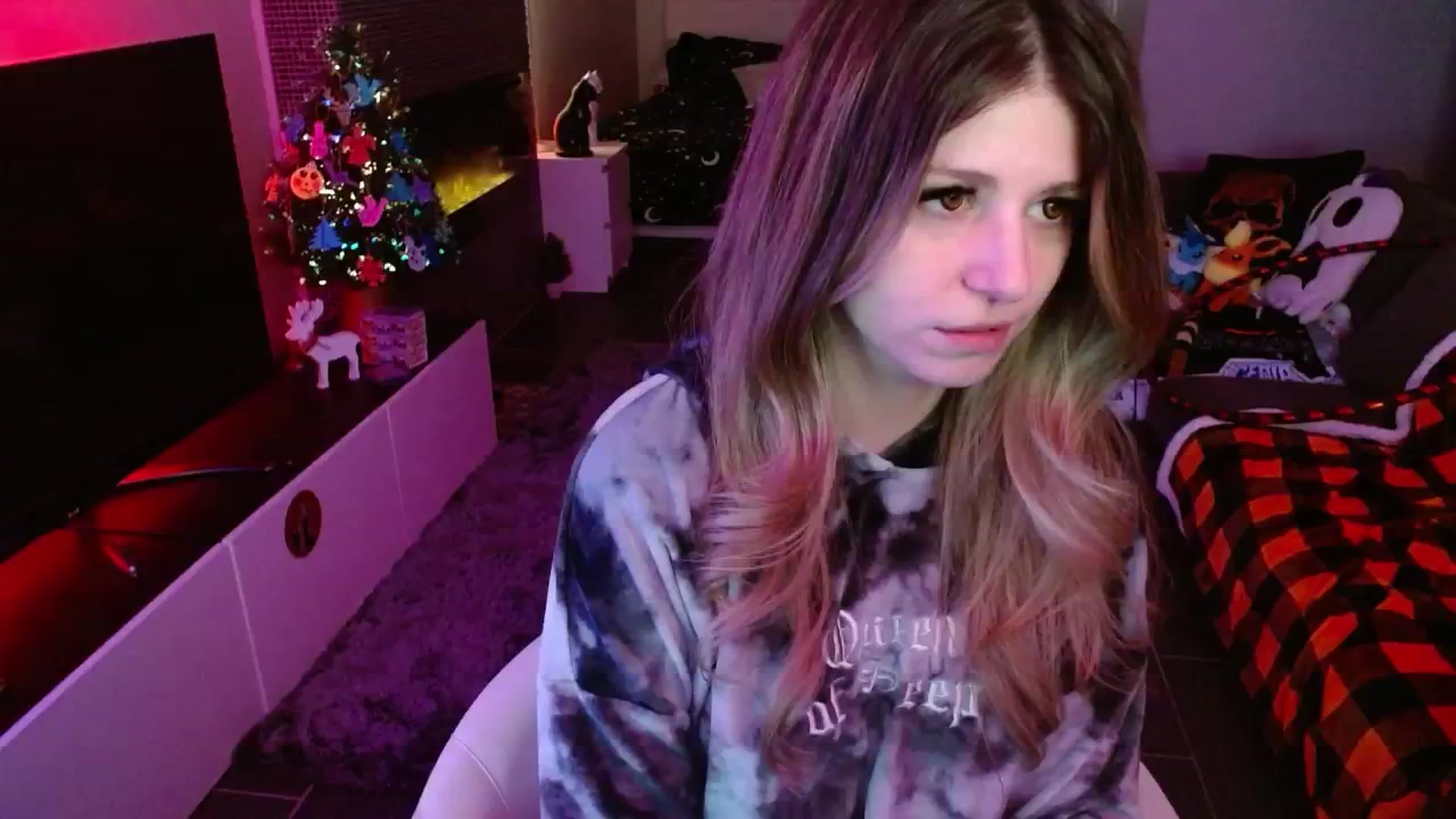 Gallery image thumbnail from Serafina's myfreecams stream on, 12/11/2024, 05:00 image 11 of 20