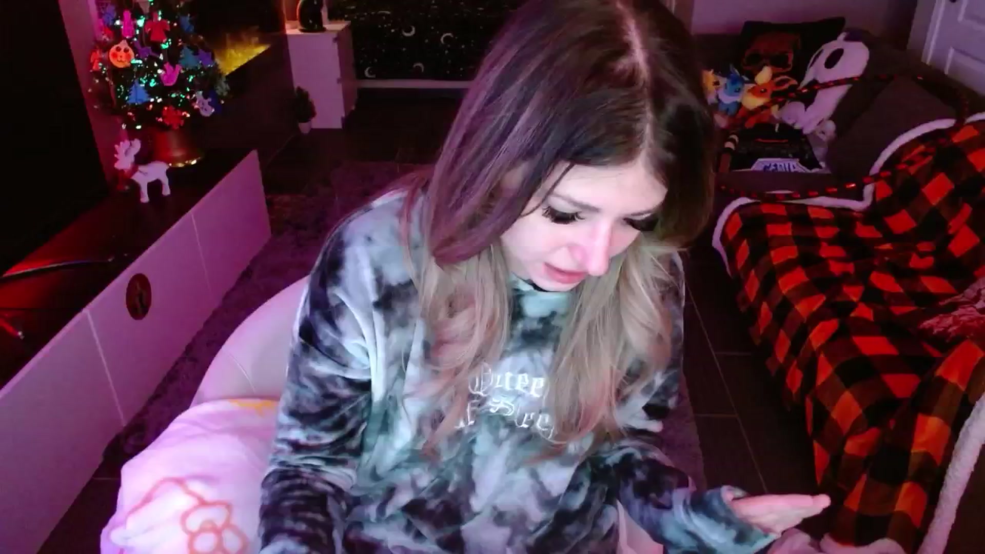Gallery image thumbnail from Serafina's myfreecams stream on, 12/11/2024, 05:00 image 1 of 20