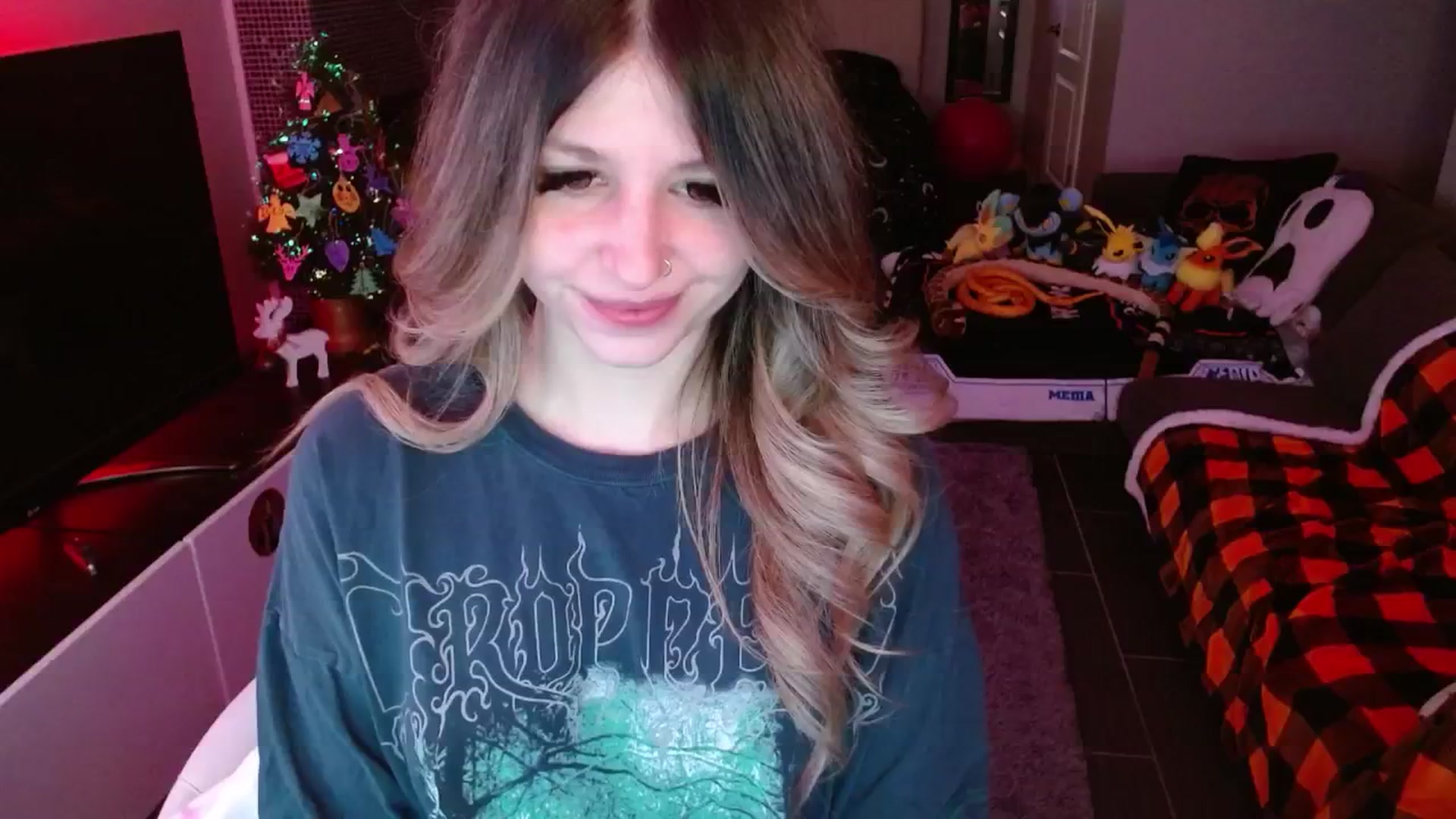 Gallery image thumbnail from Serafina's myfreecams stream on, 12/15/2024, 05:01 image 16 of 20