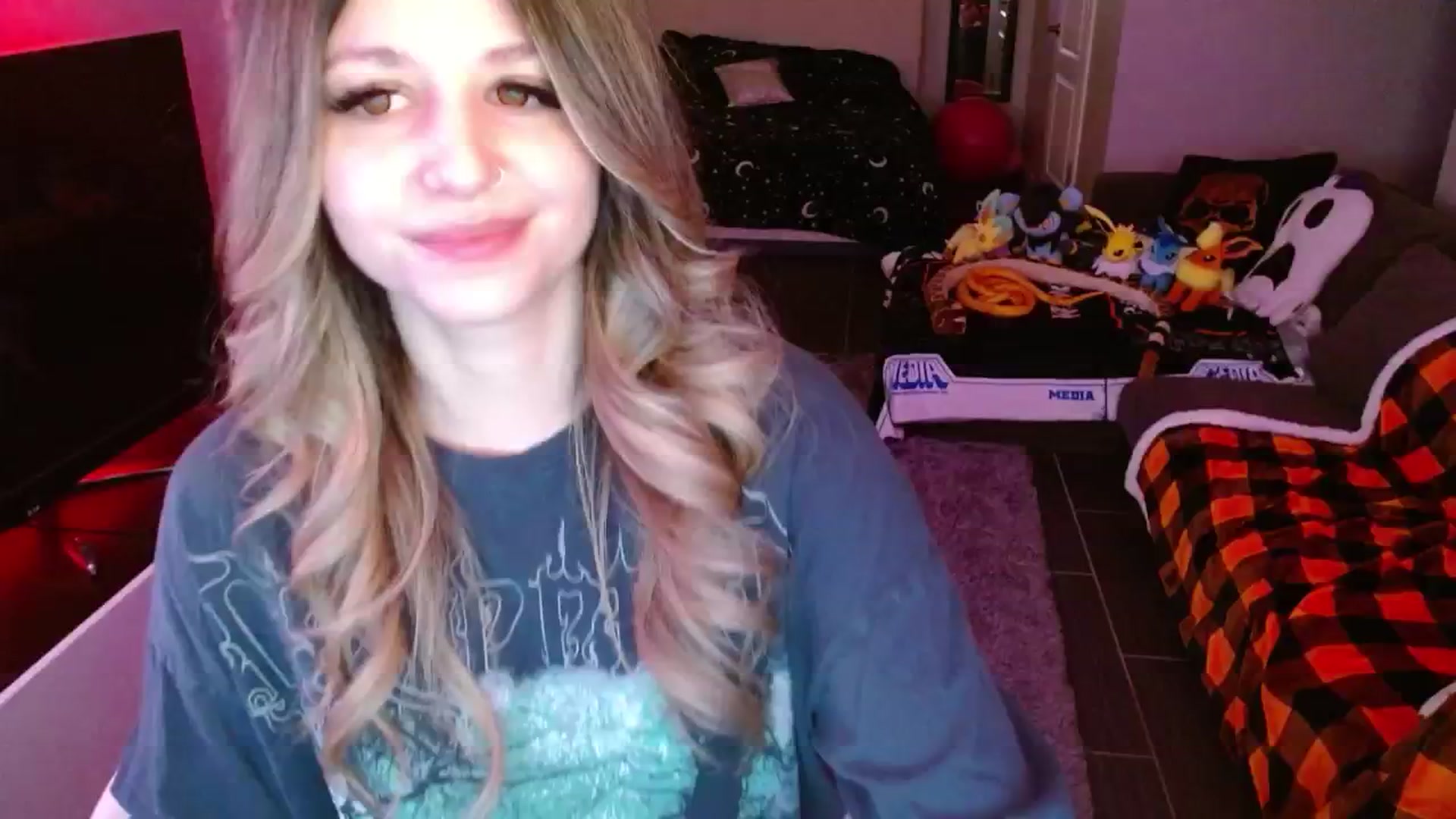 Gallery image thumbnail from Serafina's myfreecams stream on, 12/15/2024, 05:01 image 20 of 20