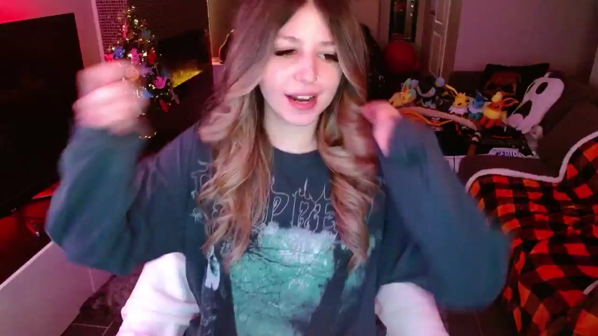 Gallery image thumbnail from Serafina's myfreecams stream on, 12/15/2024, 05:01 image 8 of 20