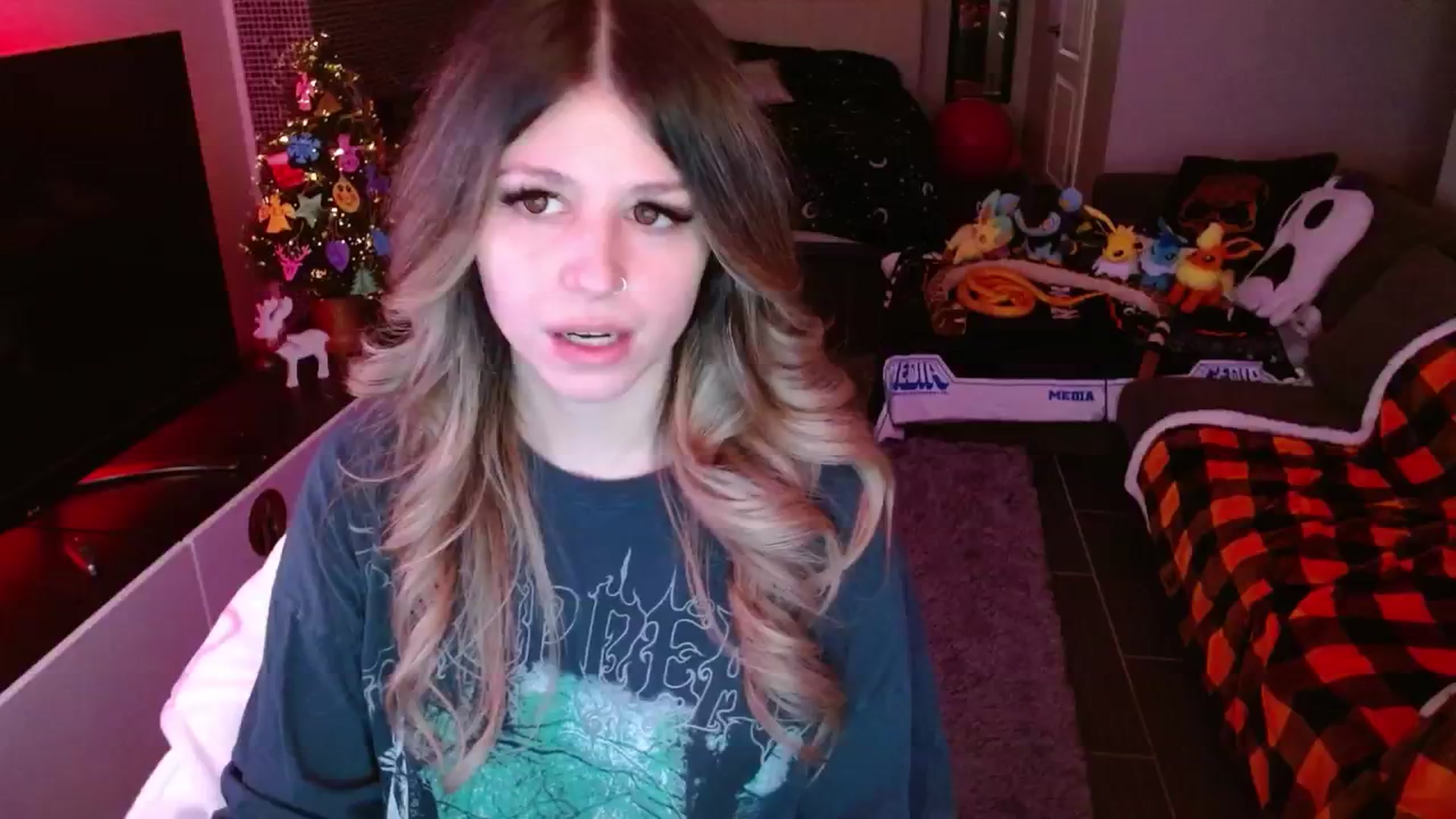 Gallery image thumbnail from Serafina's myfreecams stream on, 12/15/2024, 05:01 image 12 of 20