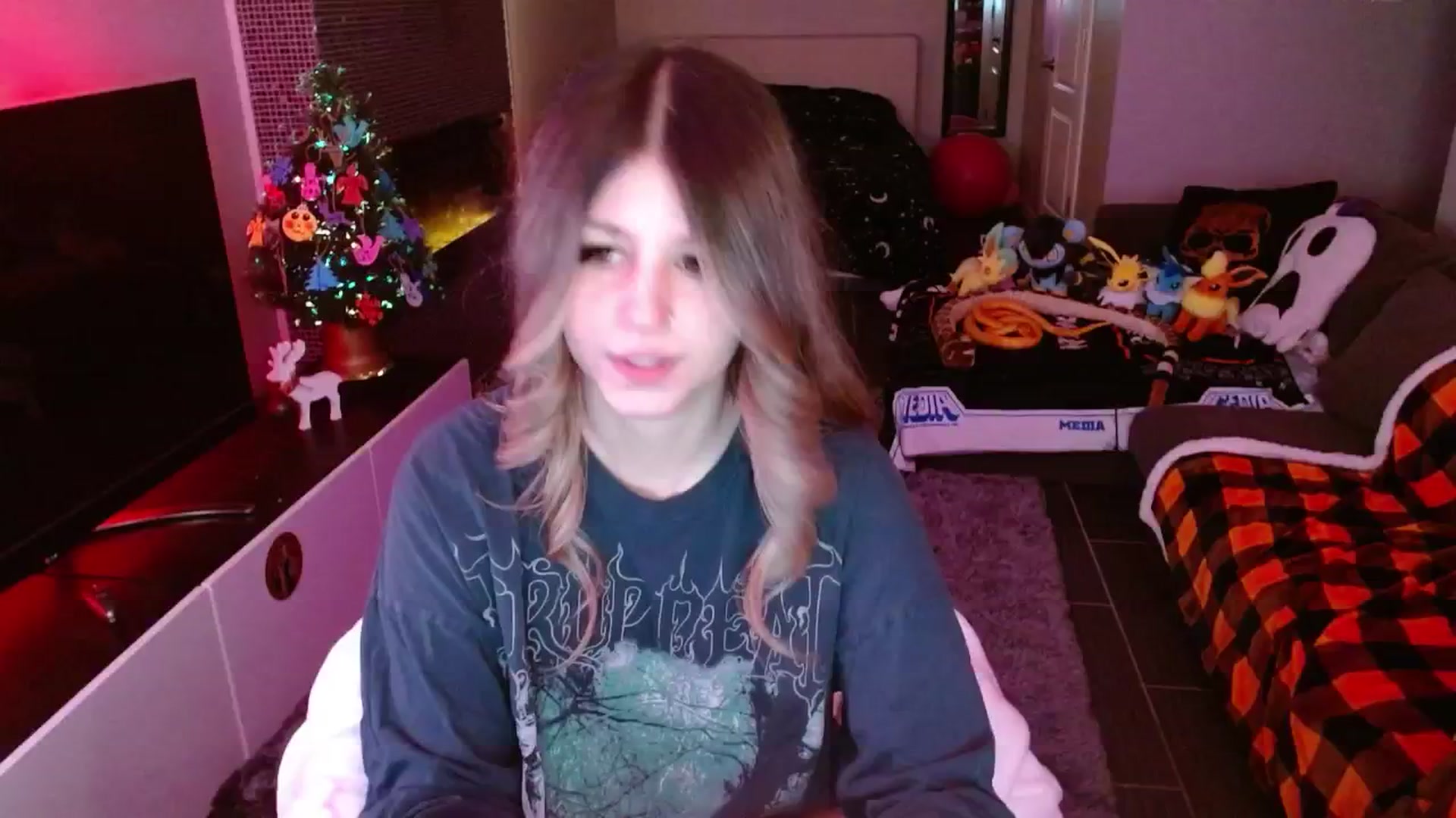 Gallery image thumbnail from Serafina's myfreecams stream on, 12/15/2024, 05:01 image 2 of 20