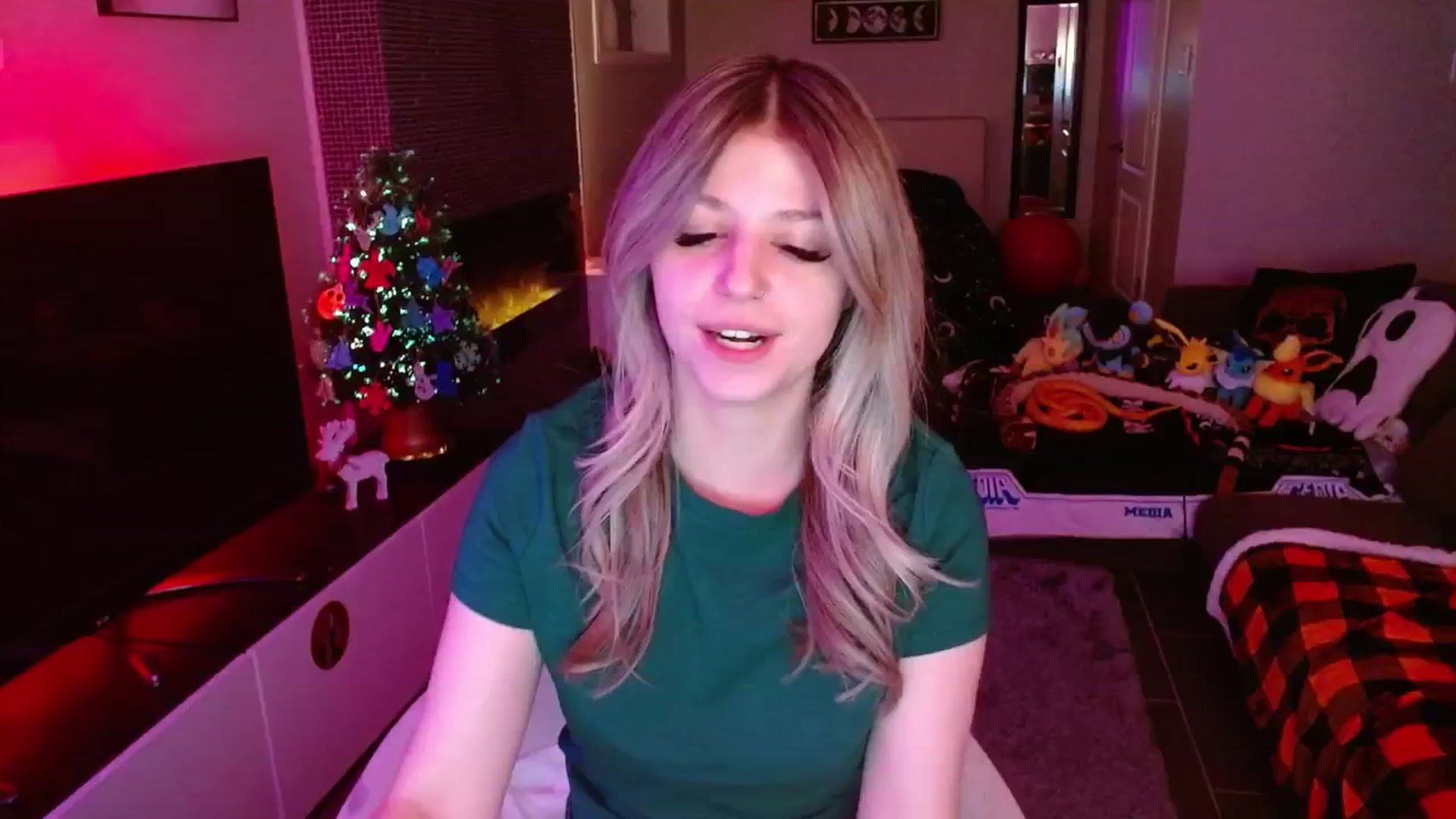 Gallery image thumbnail from Serafina's myfreecams stream on, 12/18/2024, 05:08 image 18 of 20