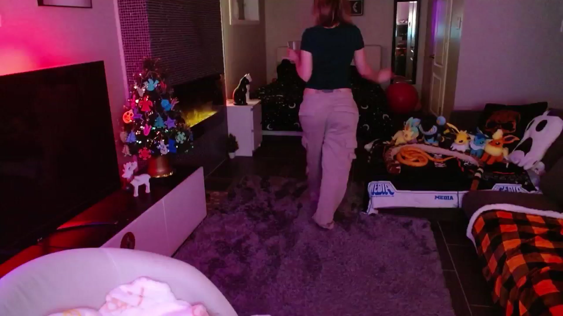 Gallery image thumbnail from Serafina's myfreecams stream on, 12/18/2024, 05:08 image 20 of 20